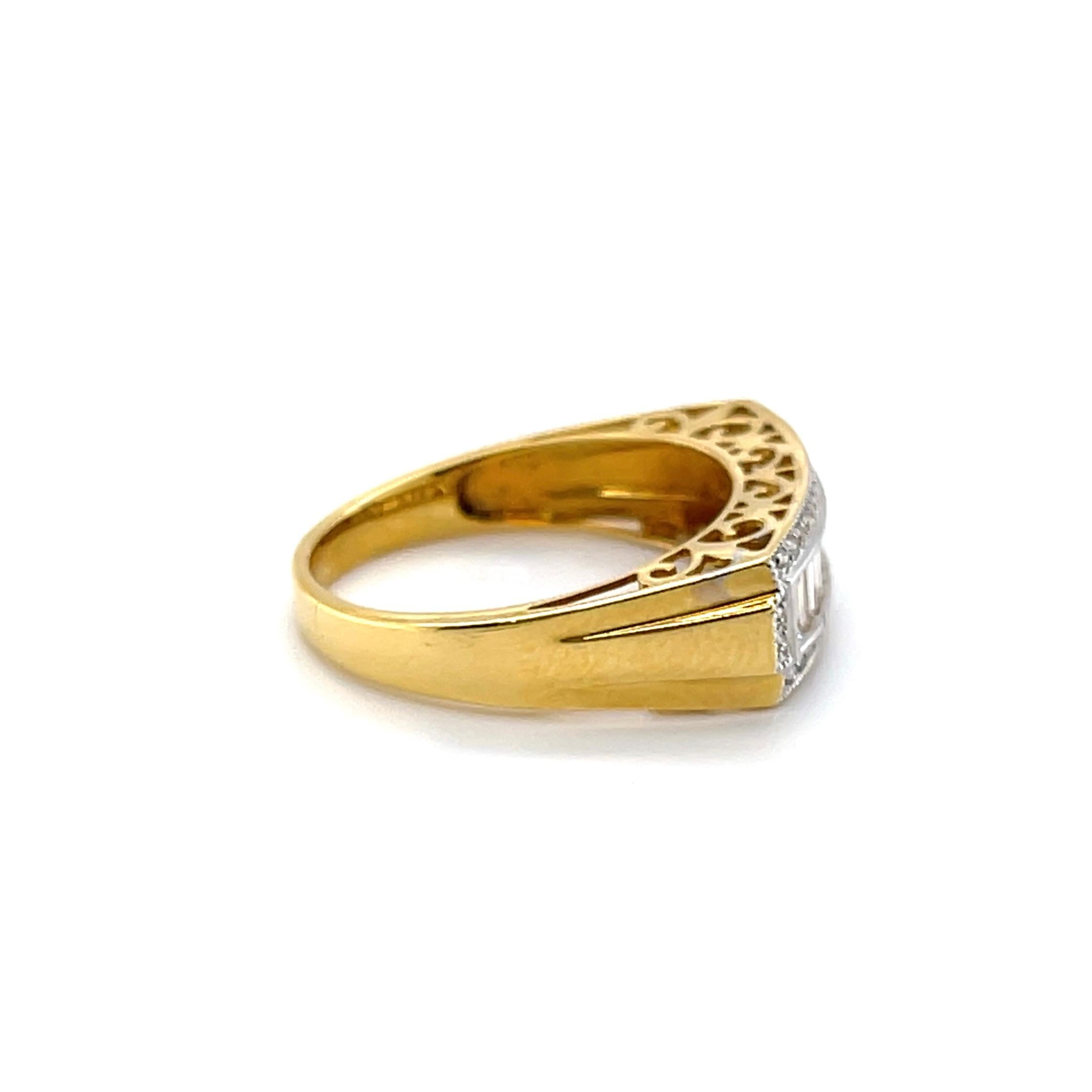 For Sale:  18ct Yellow Gold Tapered Diamond Baguette Ring 2