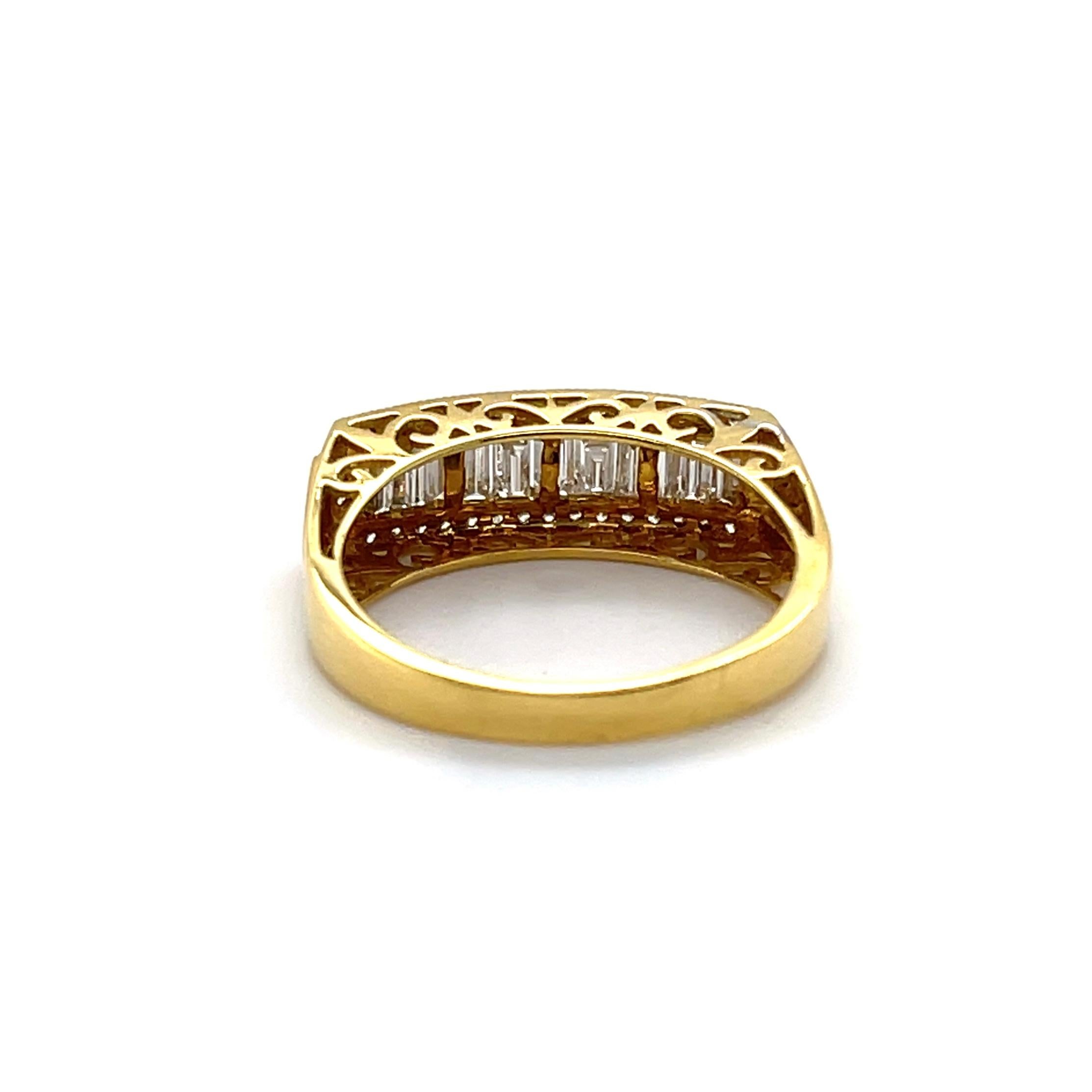 For Sale:  18ct Yellow Gold Tapered Diamond Baguette Ring 3