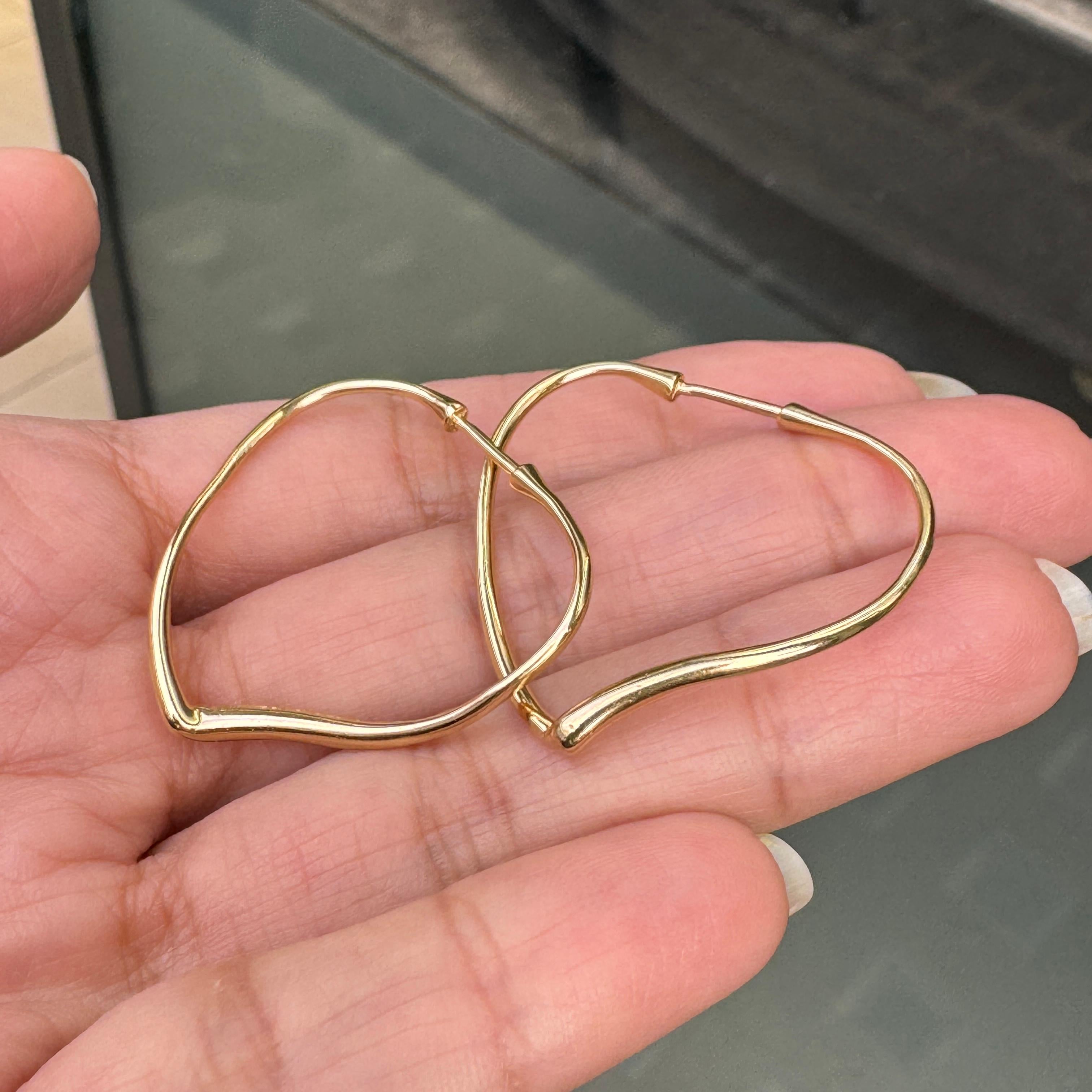 18ct Yellow Gold Tiffany & Co. Elsa Peretti Heart Shaped Hoop Earrings In Excellent Condition In London, GB