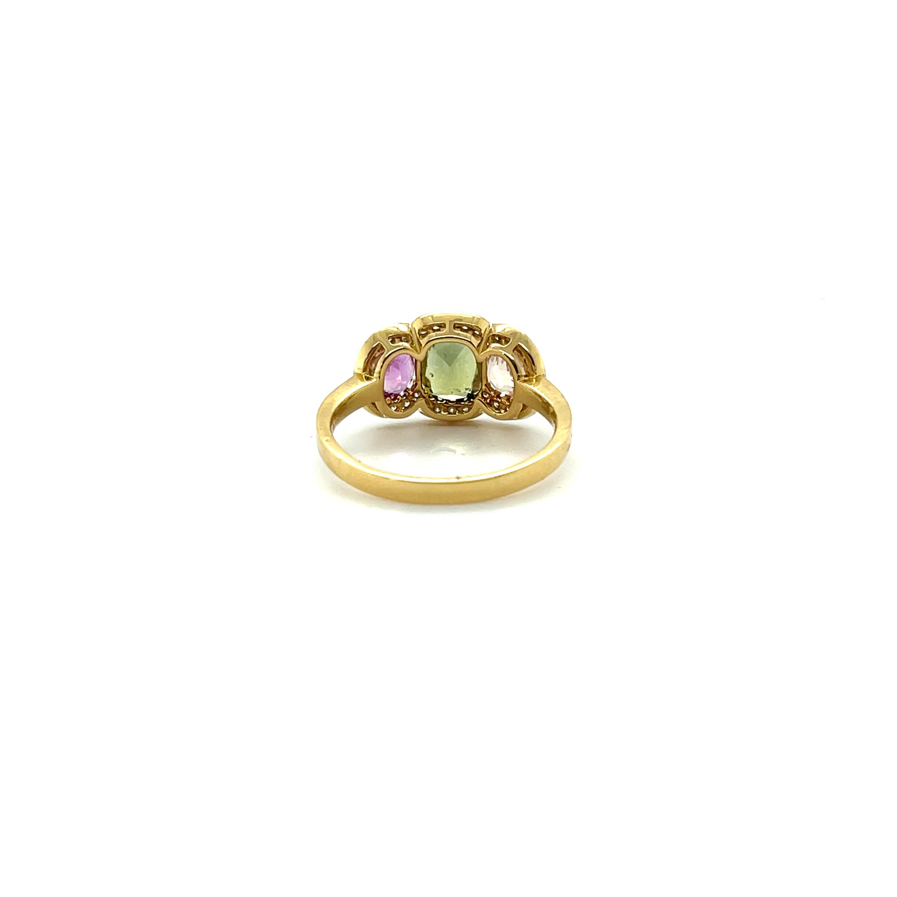 18 Karat Gelbgold Trilogy Saphir und Diamant-Ring (Ovalschliff) im Angebot