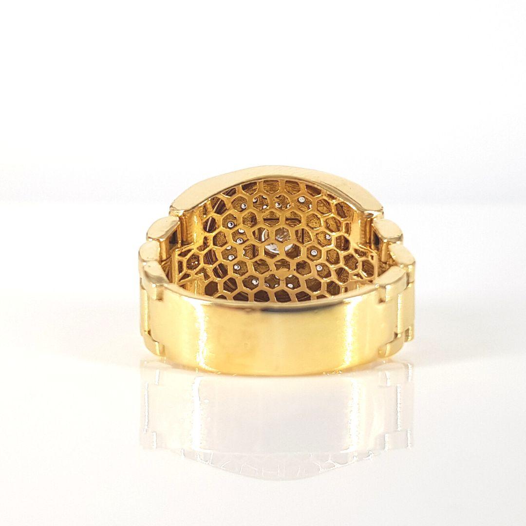 Men's 18 Carat Yellow Gold Unique Gents Ring