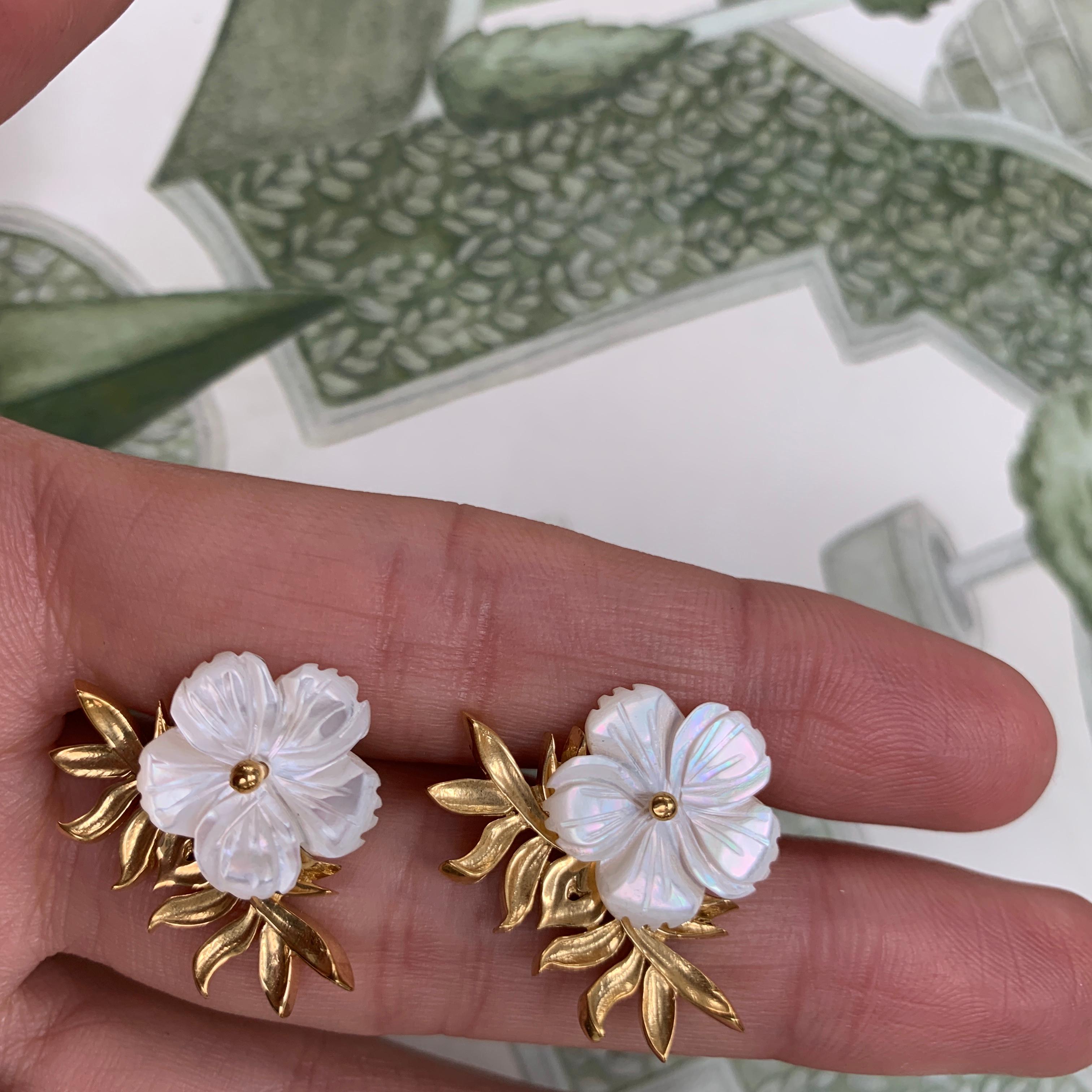 Women's 18 Carat Yellow Gold Vermeil and Hand Carved Mother of Pearl Flower Earrings For Sale