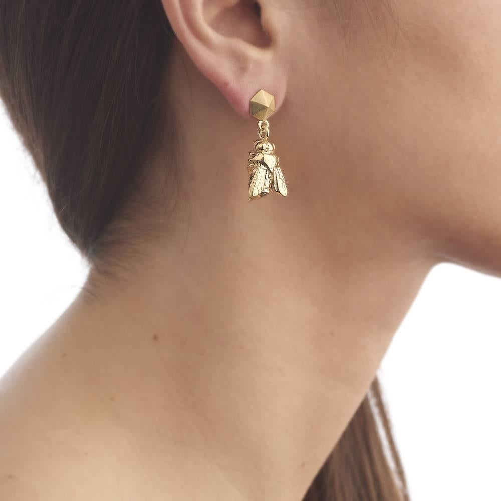 Contemporary 18 Carat Yellow Gold Vermeil Bee and Honeycomb Earrings For Sale