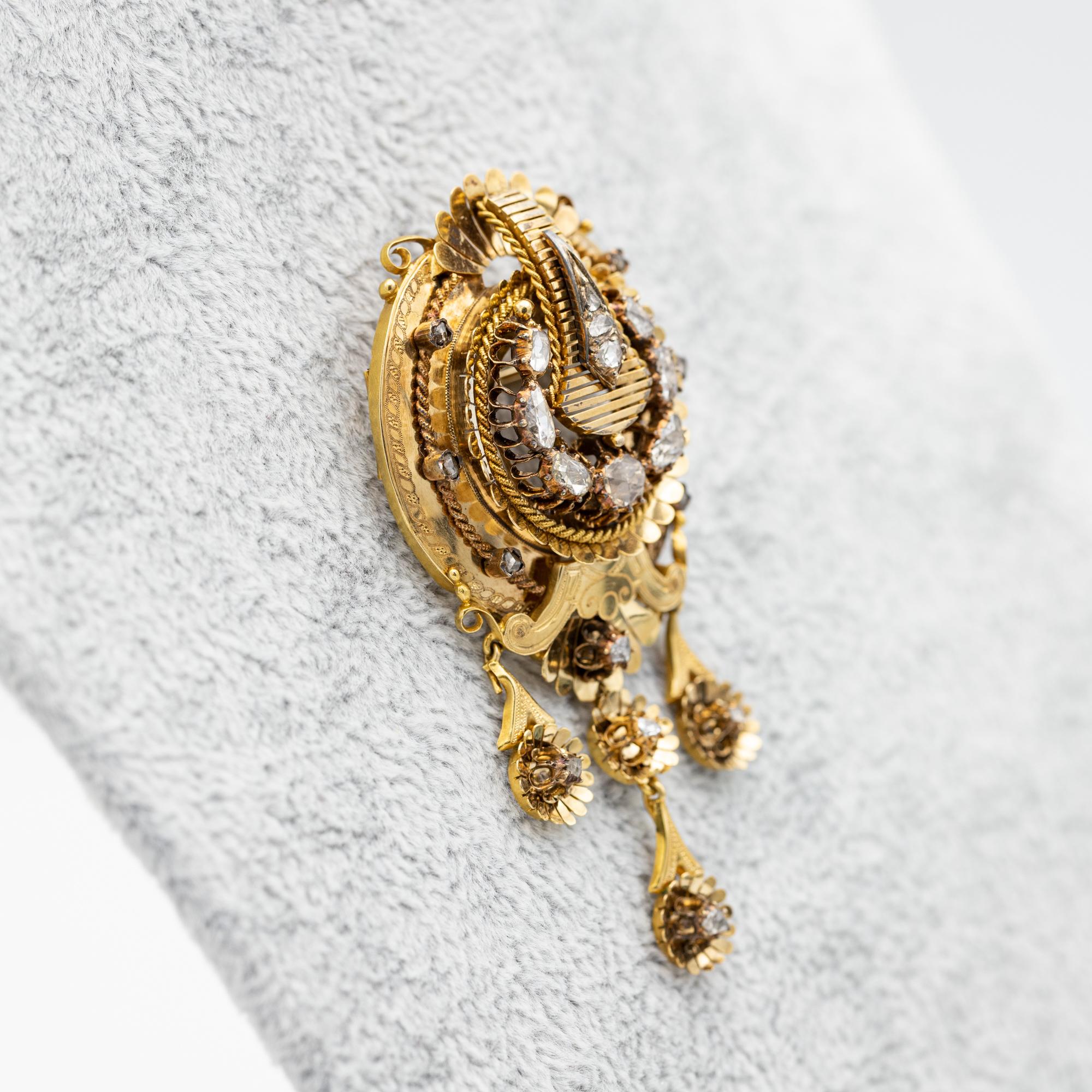 18ct yellow gold Victorian brooch - Large and heavy foiled back diamond heirloom For Sale 9