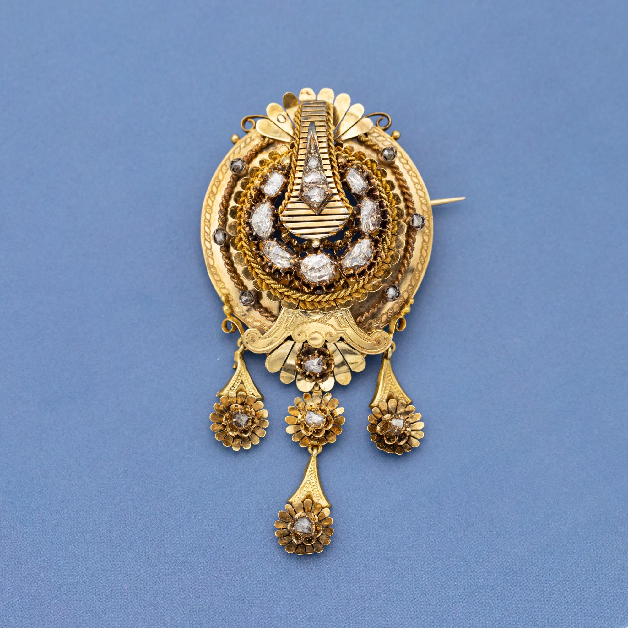 Broche victorienne en or jaune 18ct - Large et lourd diamant à l'arrière en feuille Heirloom en vente 11