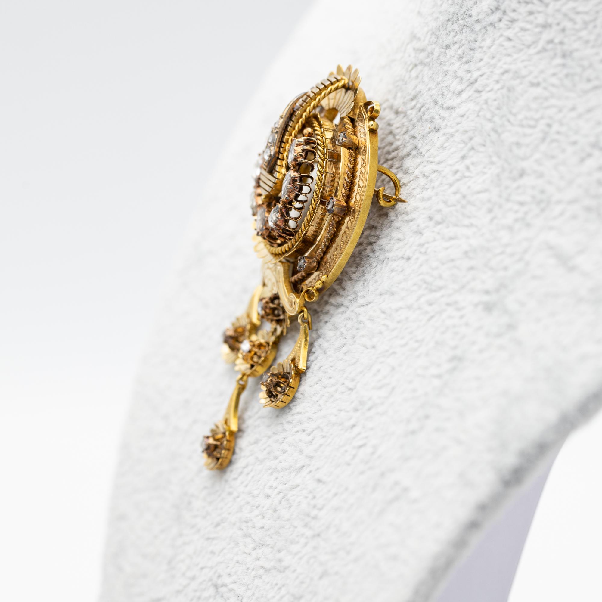Taille rose Broche victorienne en or jaune 18ct - Large et lourd diamant à l'arrière en feuille Heirloom en vente