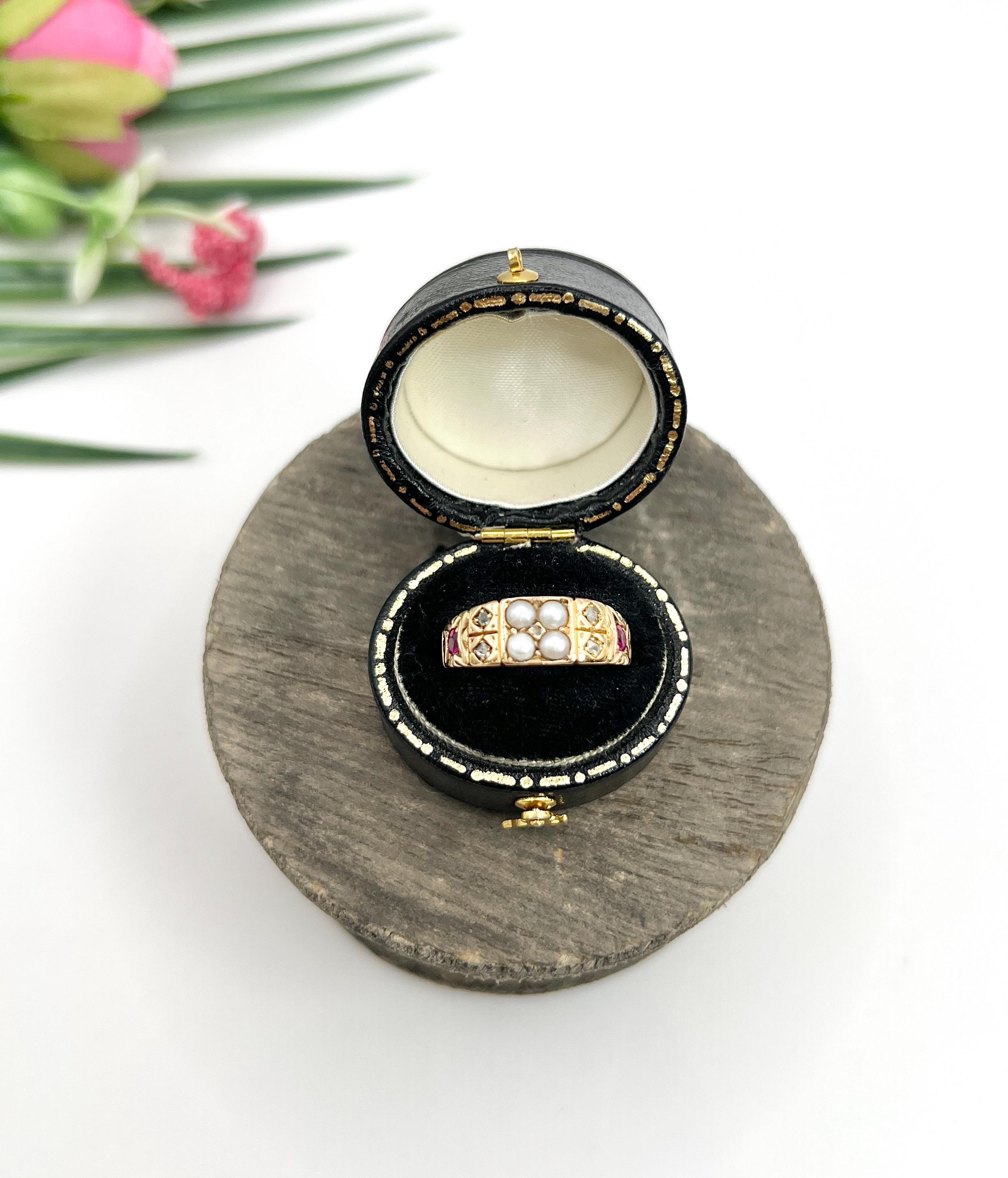 18ct Yellow Gold Victorian Ruby, Pearl & Diamond Ring Hallmarked Birmingham 1877 For Sale 5