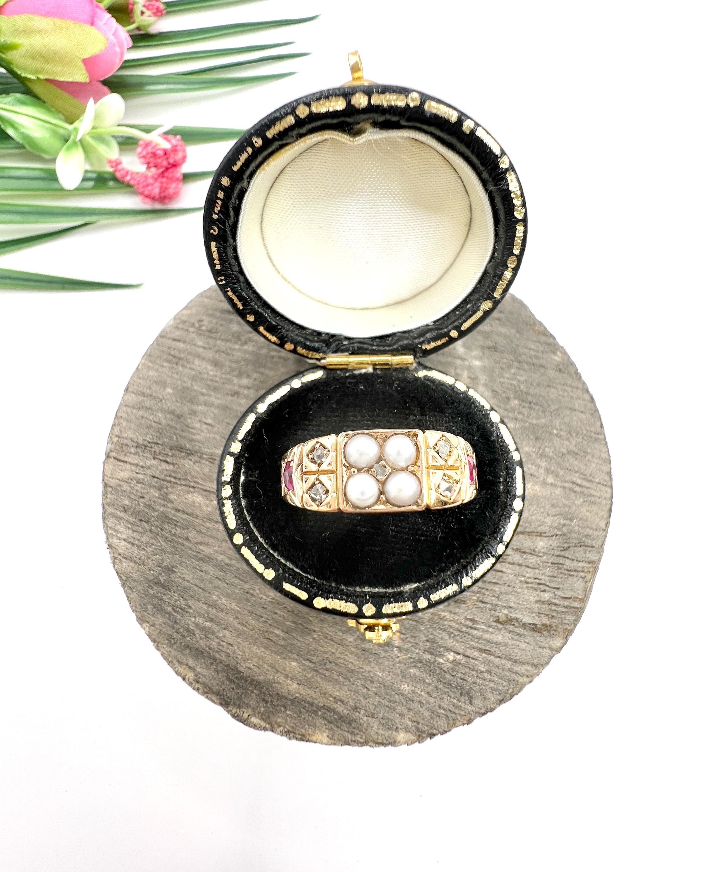 18ct Yellow Gold Victorian Ruby, Pearl & Diamond Ring Hallmarked Birmingham 1877 In Good Condition For Sale In Brighton, GB