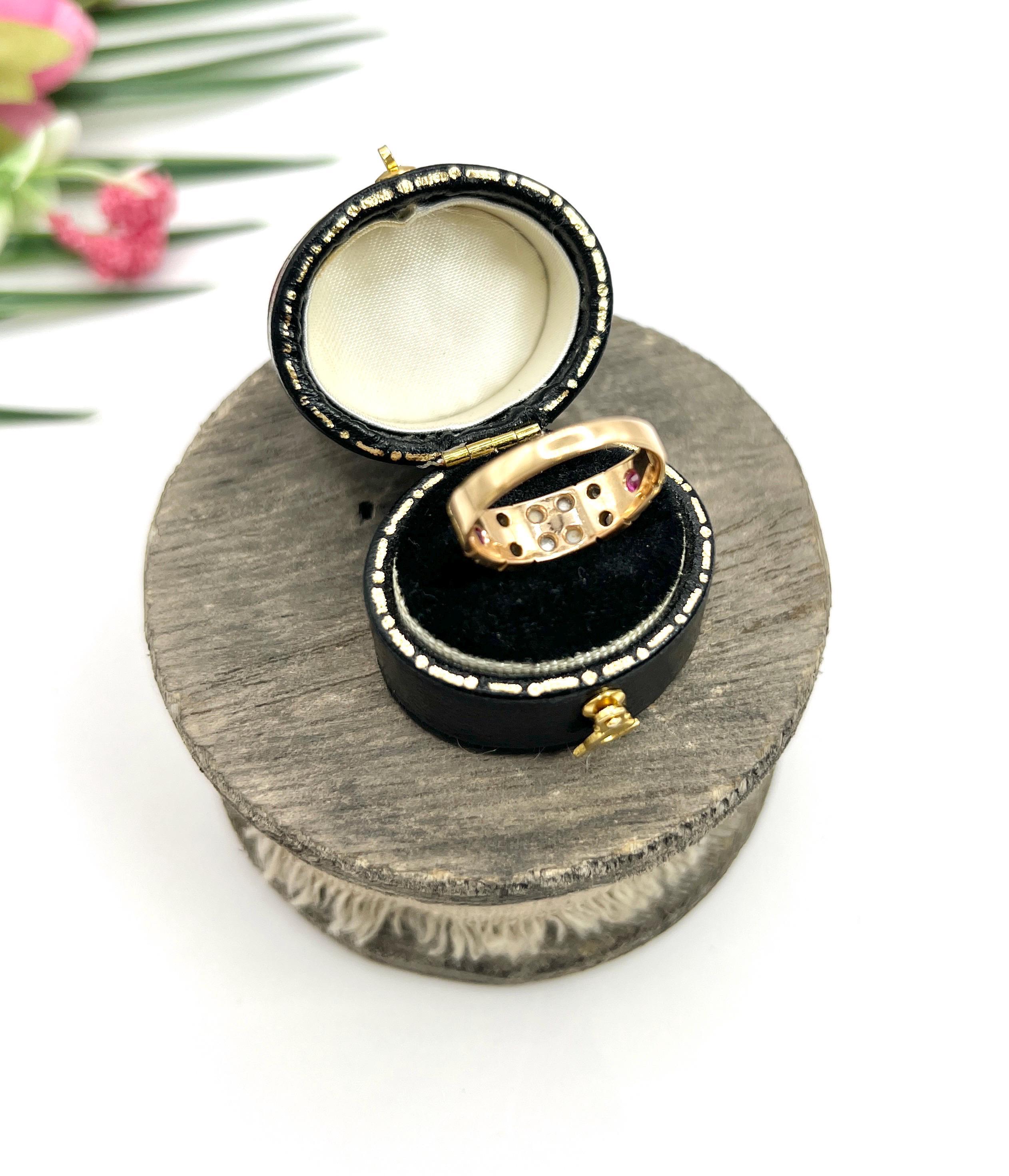18ct Yellow Gold Victorian Ruby, Pearl & Diamond Ring Hallmarked Birmingham 1877 For Sale 2