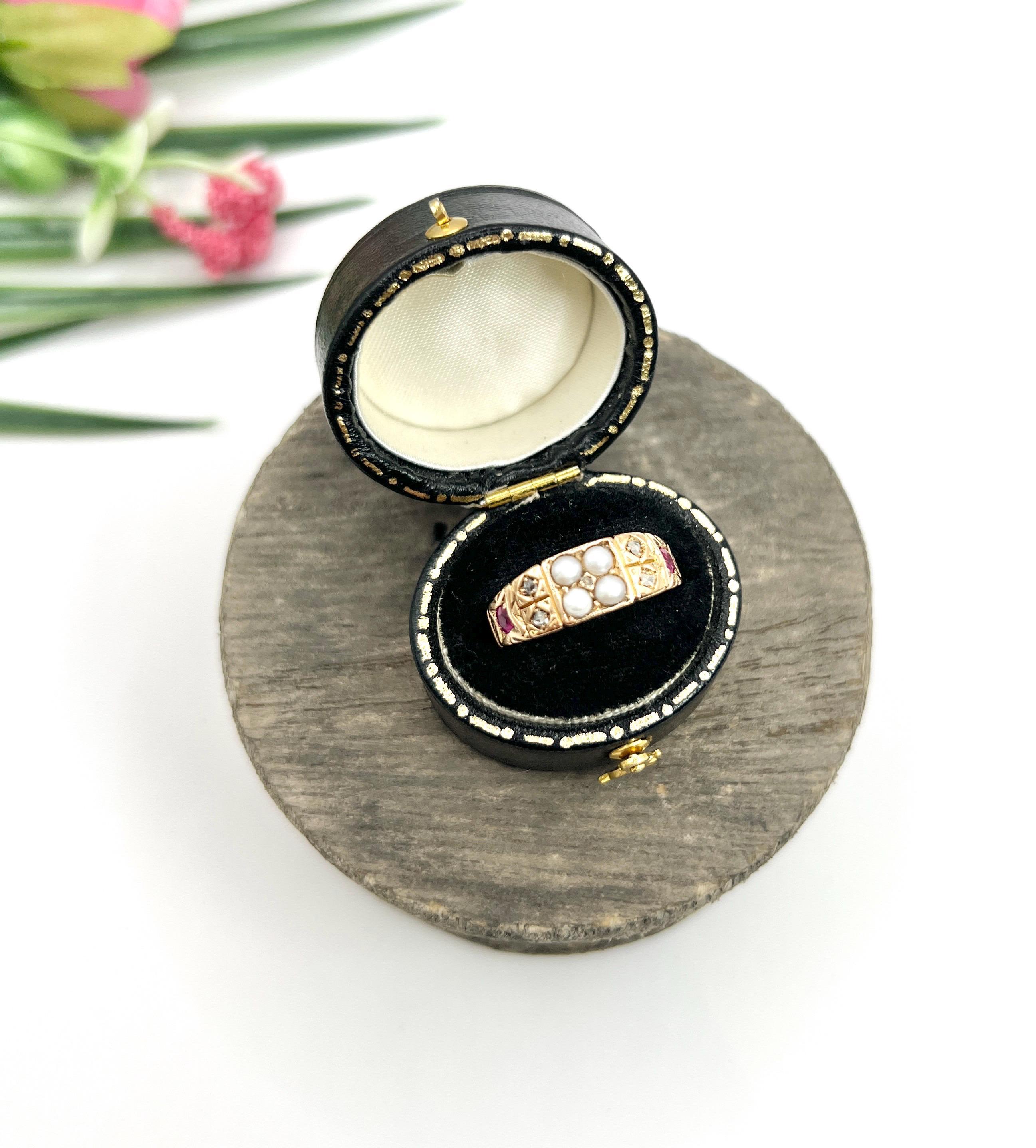 18ct Yellow Gold Victorian Ruby, Pearl & Diamond Ring Hallmarked Birmingham 1877 For Sale 3