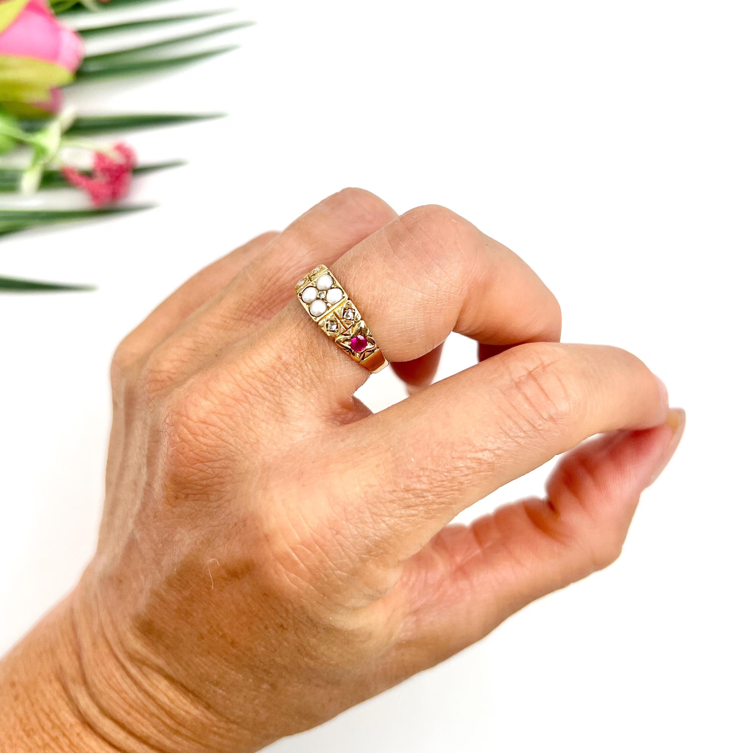 18ct Yellow Gold Victorian Ruby, Pearl & Diamond Ring Hallmarked Birmingham 1877 For Sale 4