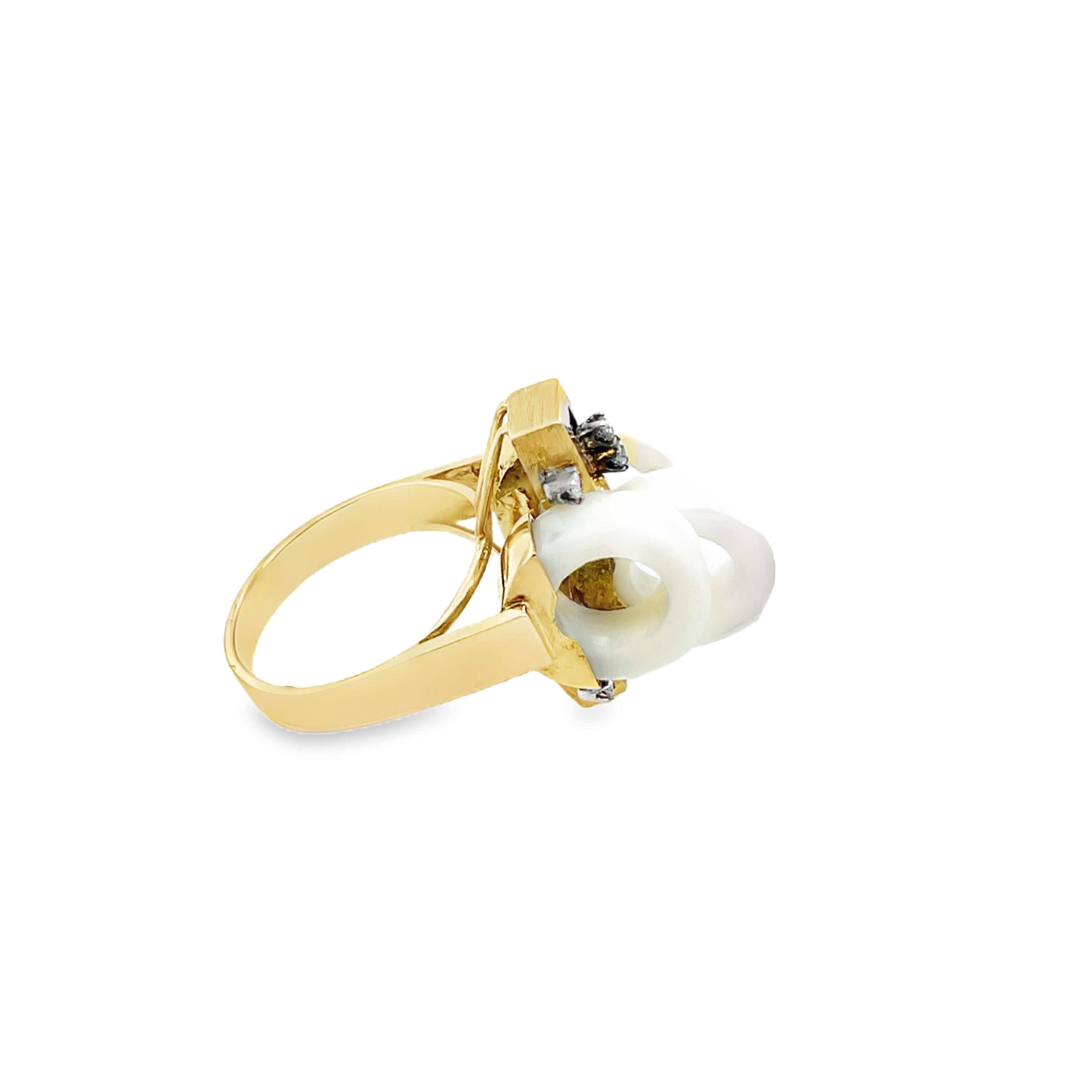 Anillo de Cerámica Blanca y Diamantes en Oro Amarillo de 18 ct en Excelente estado para la venta en London, GB