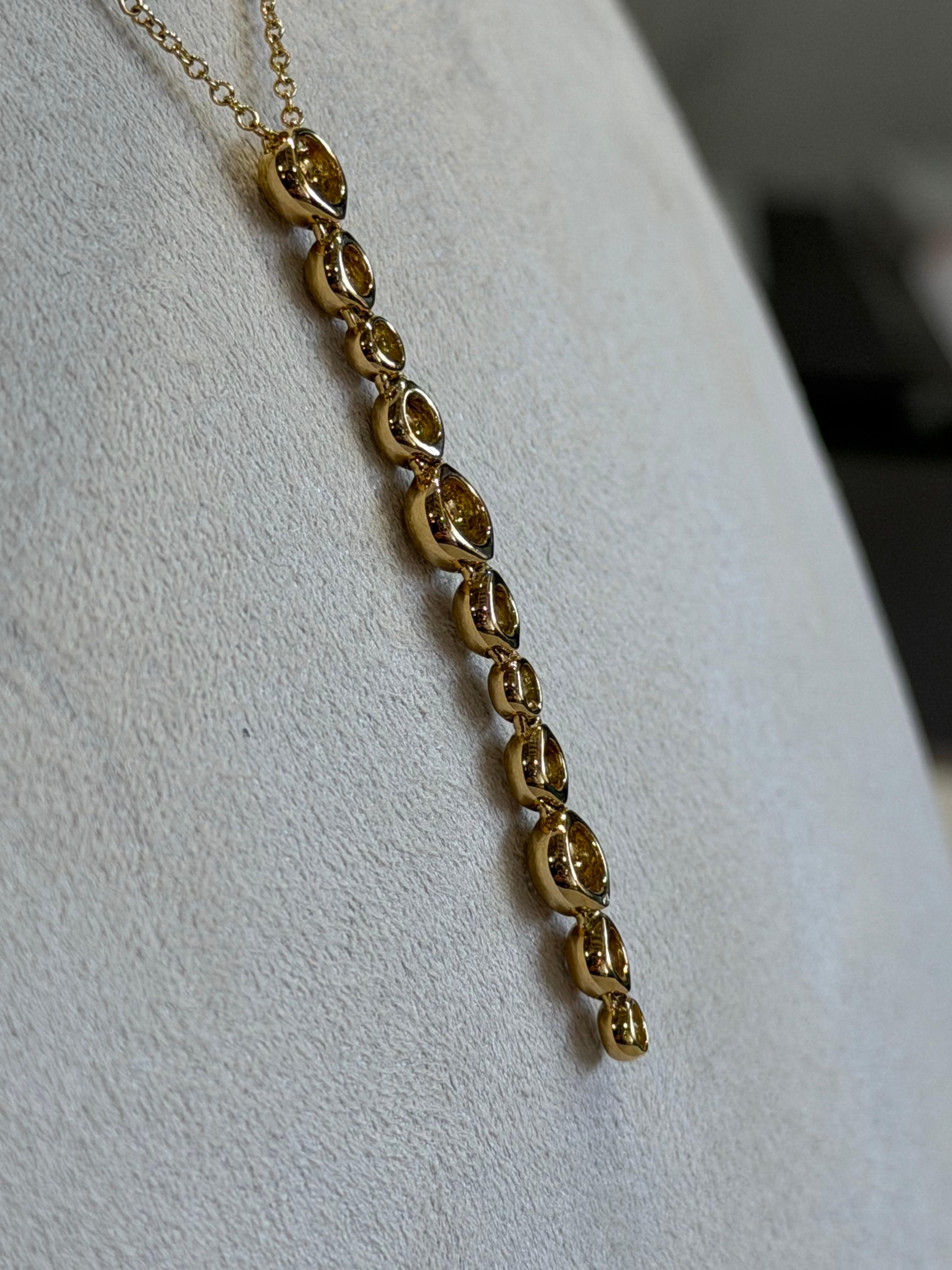 Collar Gota Diamante Blanco Oro Amarillo 18ct en venta 3