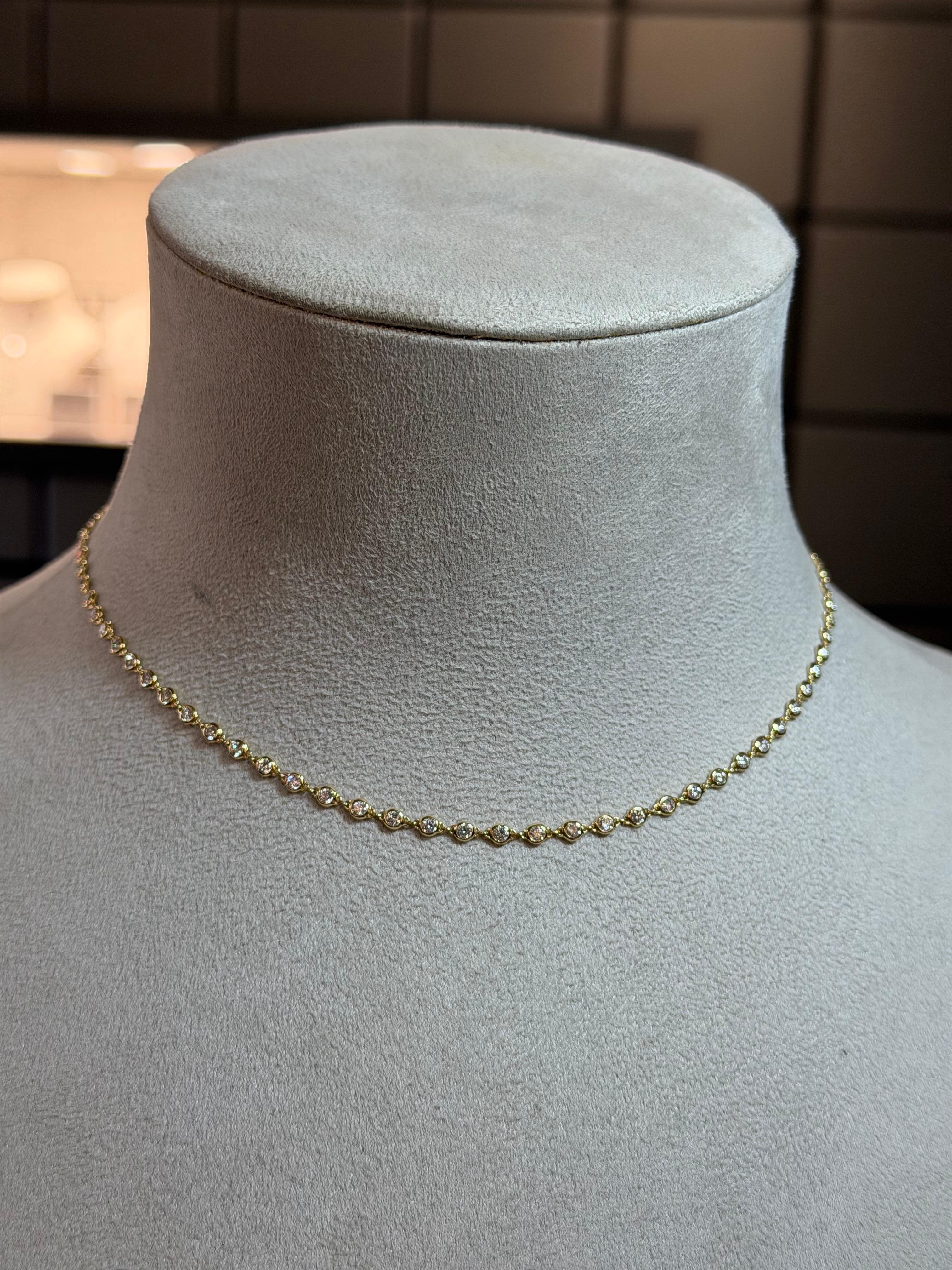 Collar de Diamantes Naturales Blancos de Oro Amarillo 18ct Corte redondo en venta