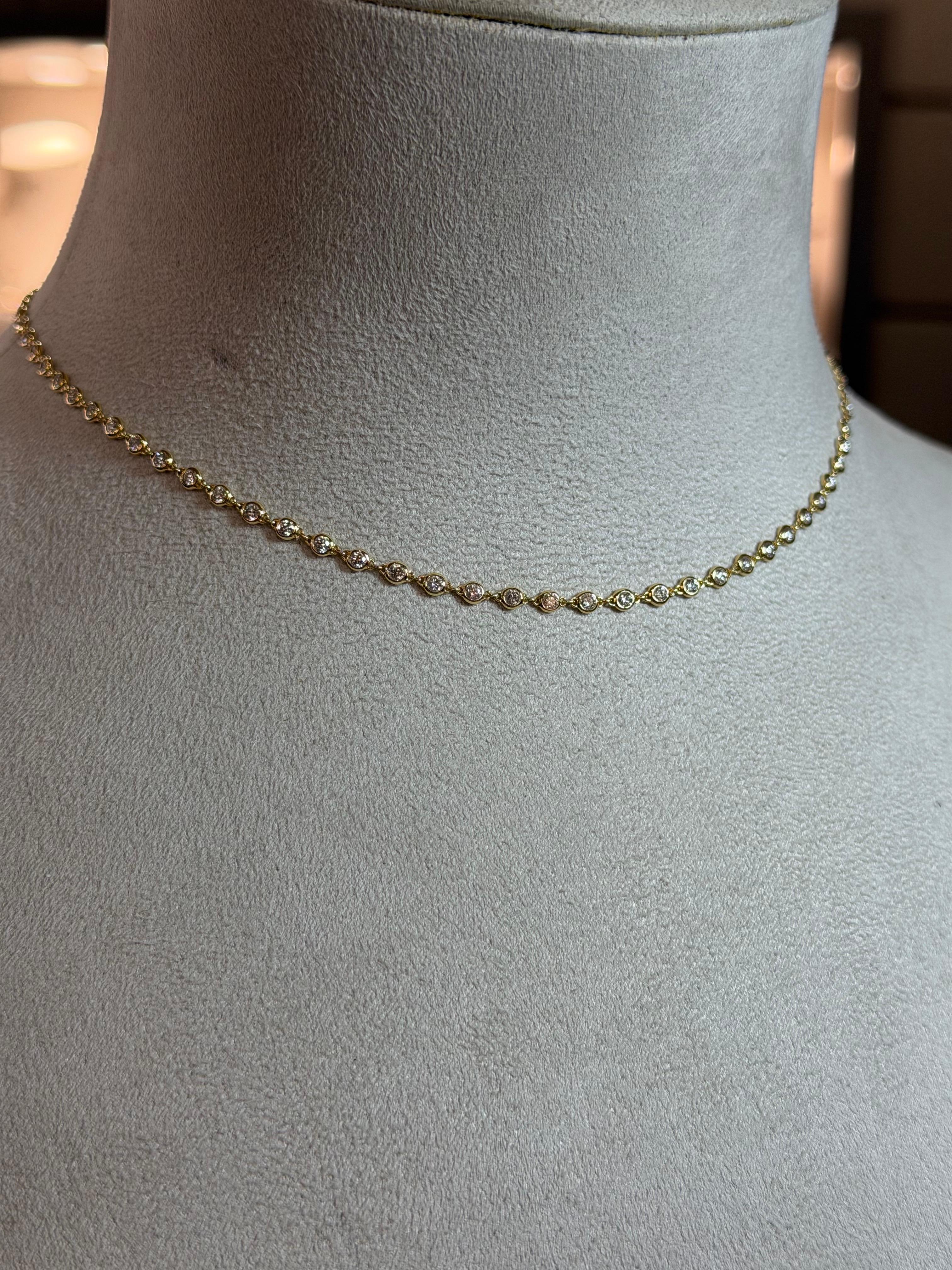 Femenino o masculino Collar de Diamantes Naturales Blancos de Oro Amarillo 18ct en venta