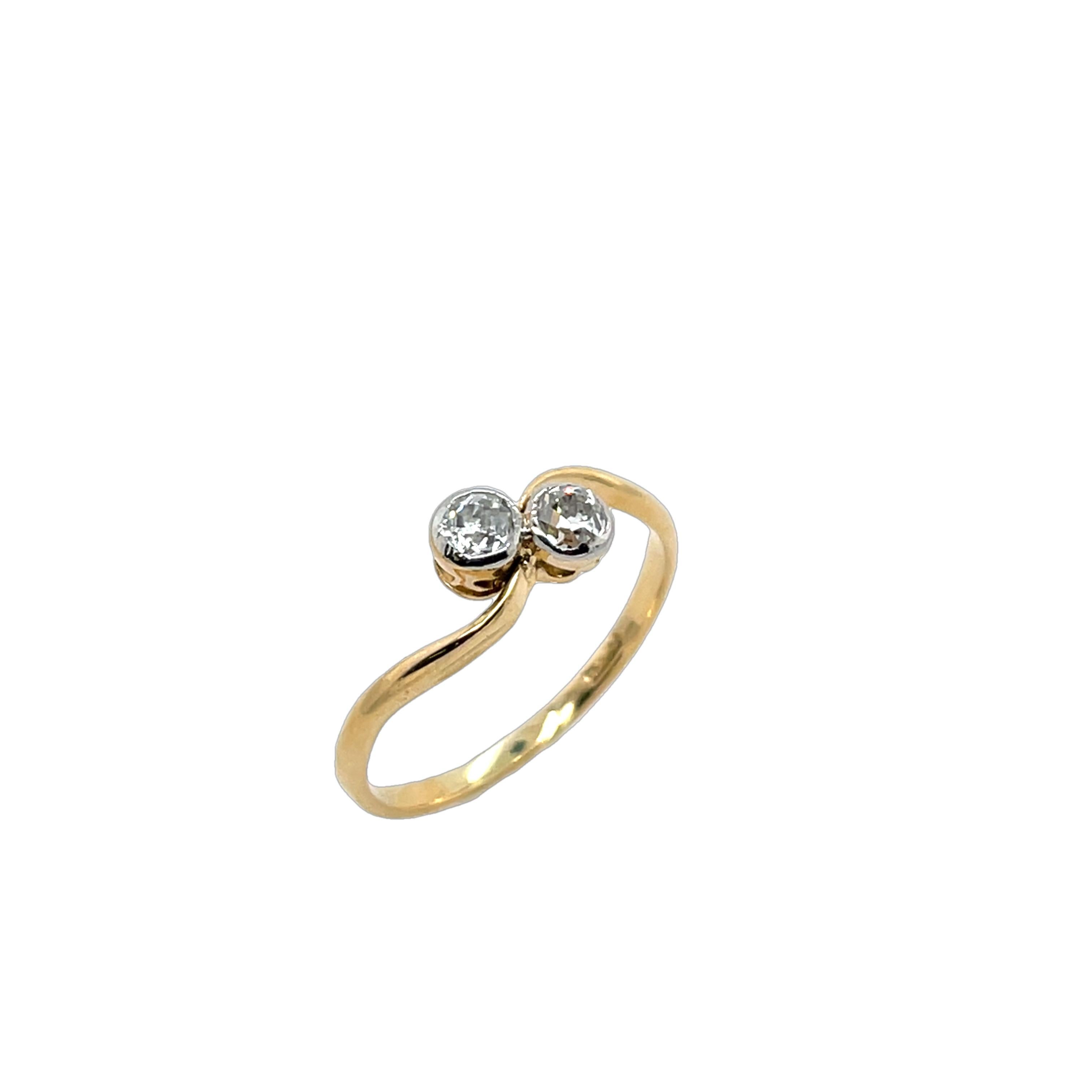 Bague croisée en diamants jaunes et blancs 18 carats, diamants naturels 0,16 carat Excellent état - En vente à London, GB