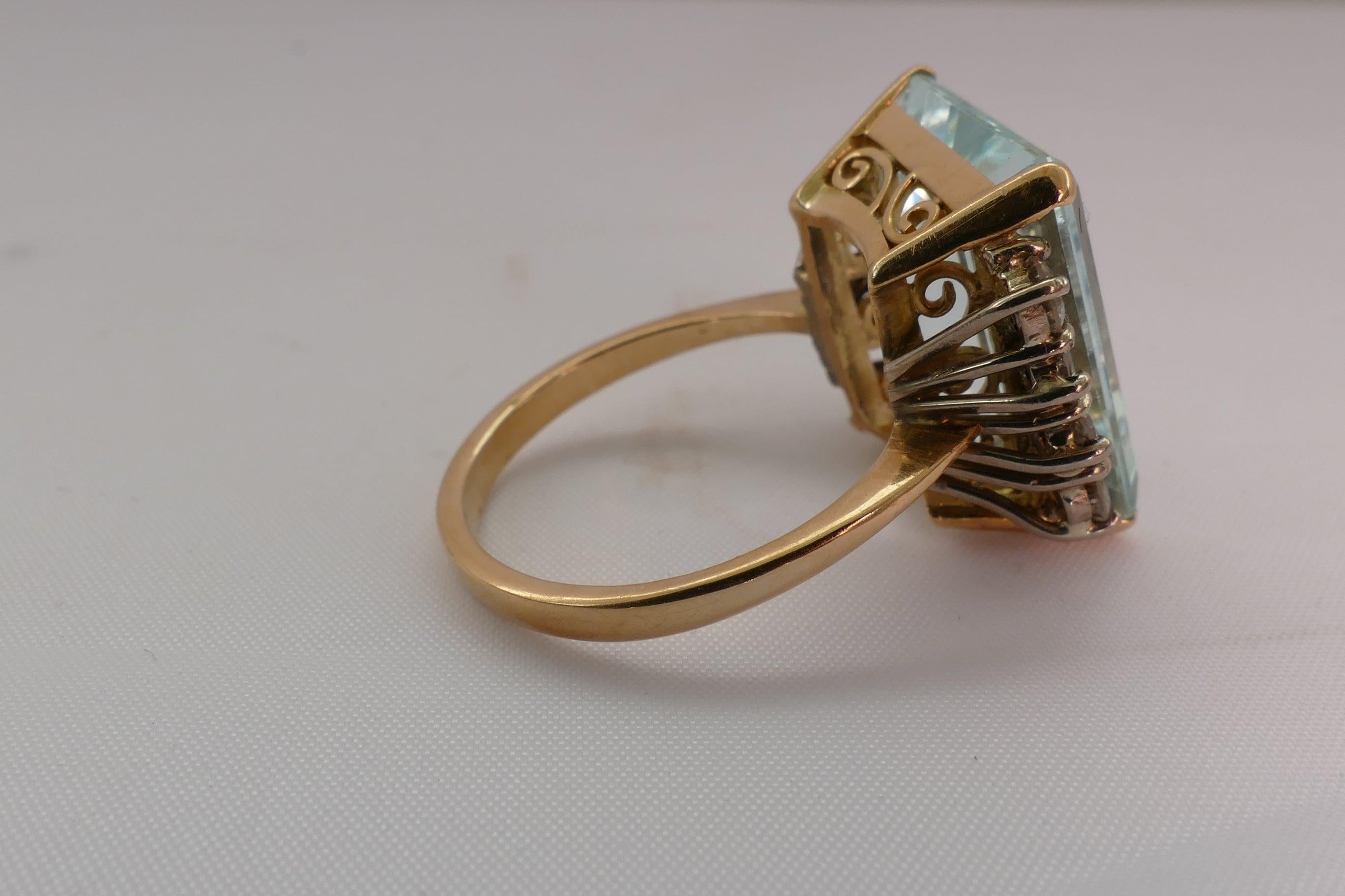 18 Carat Yellow and White Gold Aquamarine and Diamond Cocktail Ring In Excellent Condition In Splitter's Creek, NSW