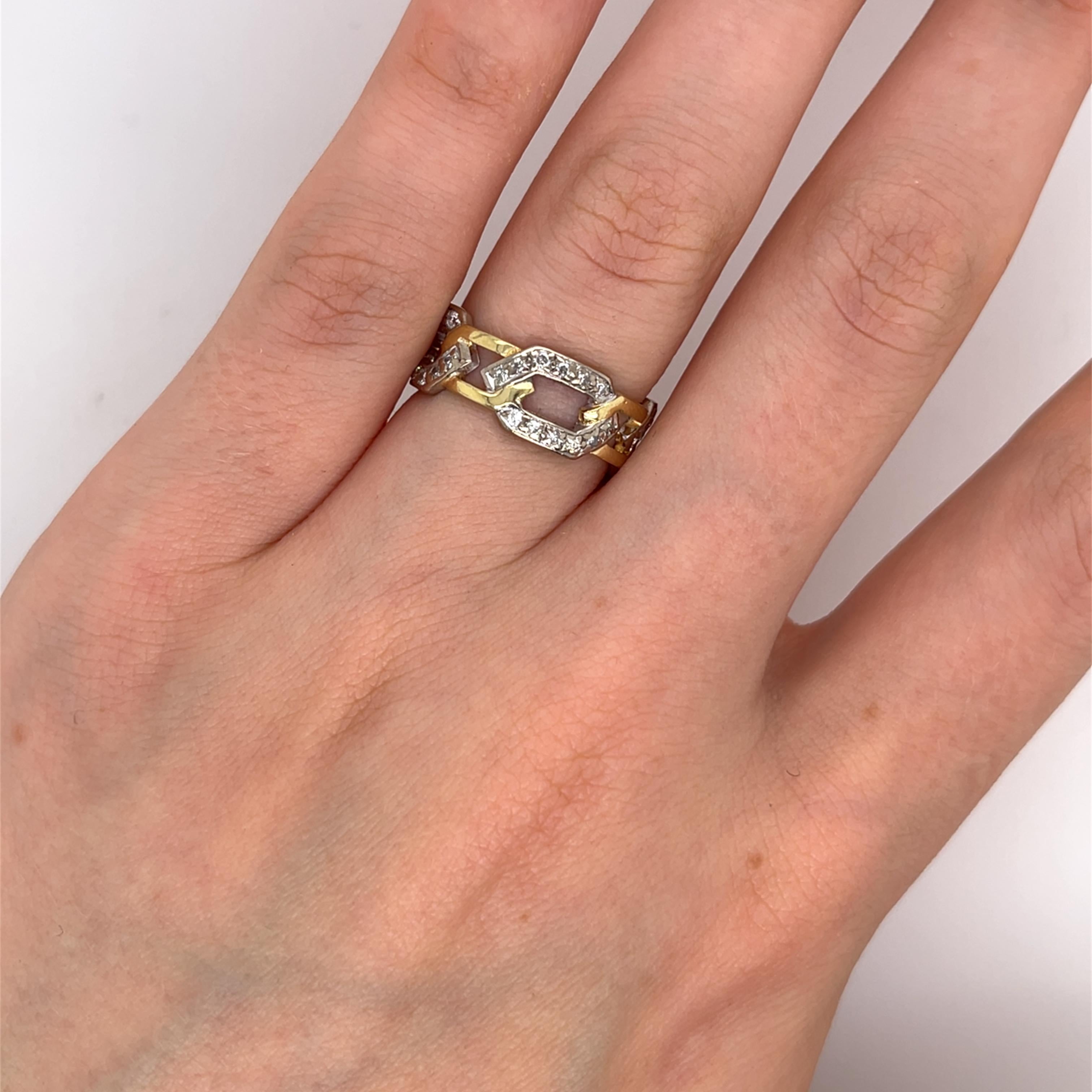 Round Cut 18ct Yellow & White Gold Chain Ring Set With 0.30ct Natural Diamonds For Sale