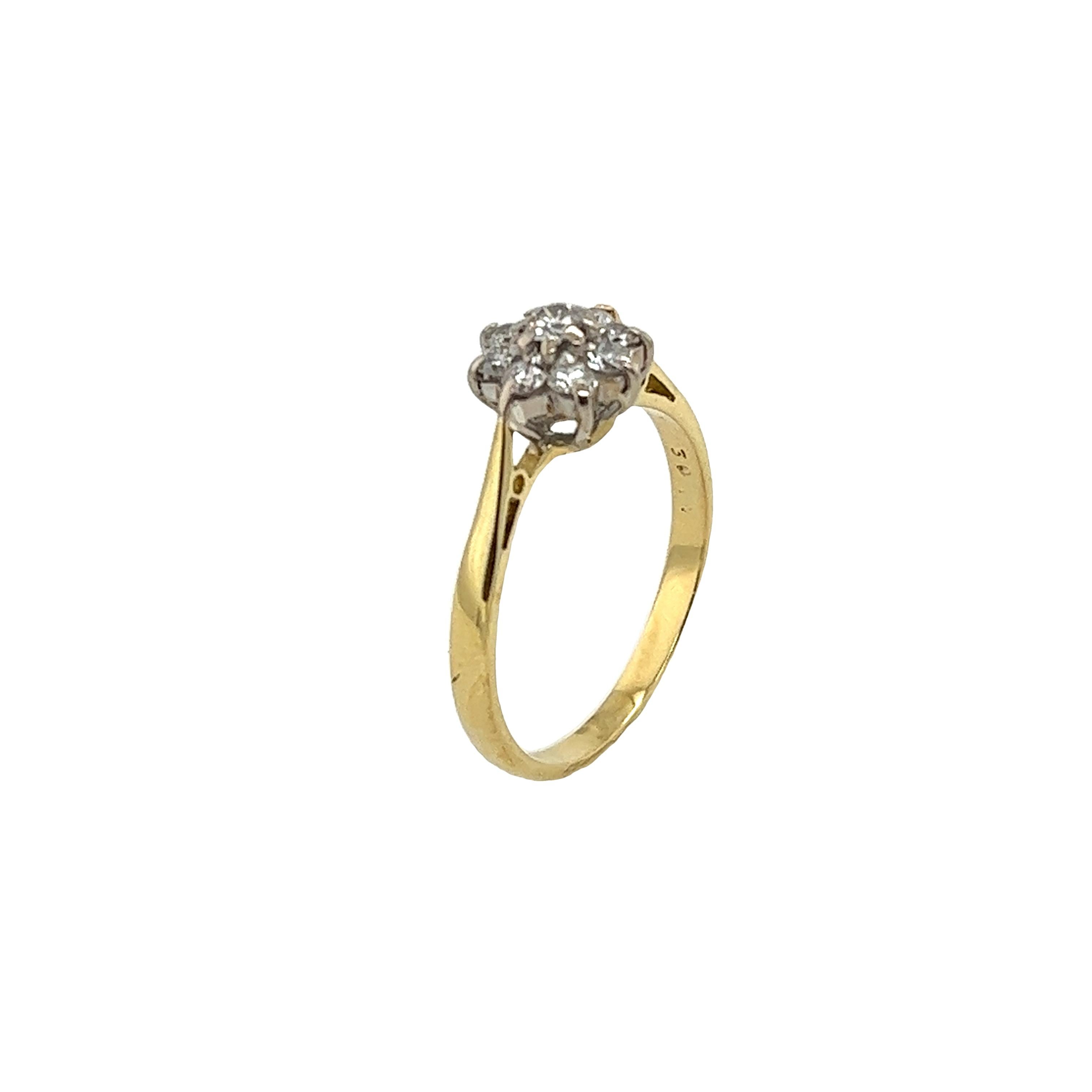 Taille ronde Bague grappe en or jaune et blanc 18 carats, sertie de diamants ronds de 2,25 carats en vente