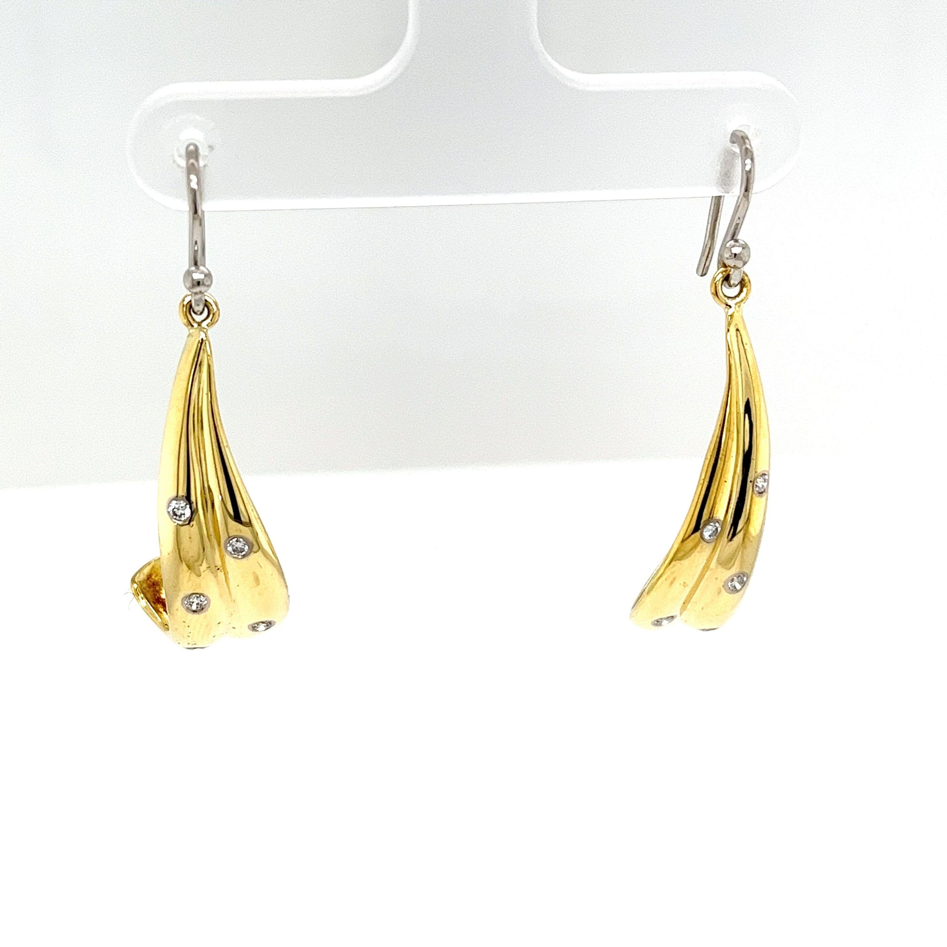 Boucles d'oreilles en or jaune et blanc 18 carats, diamants naturels de 0,25 carat en vente 3