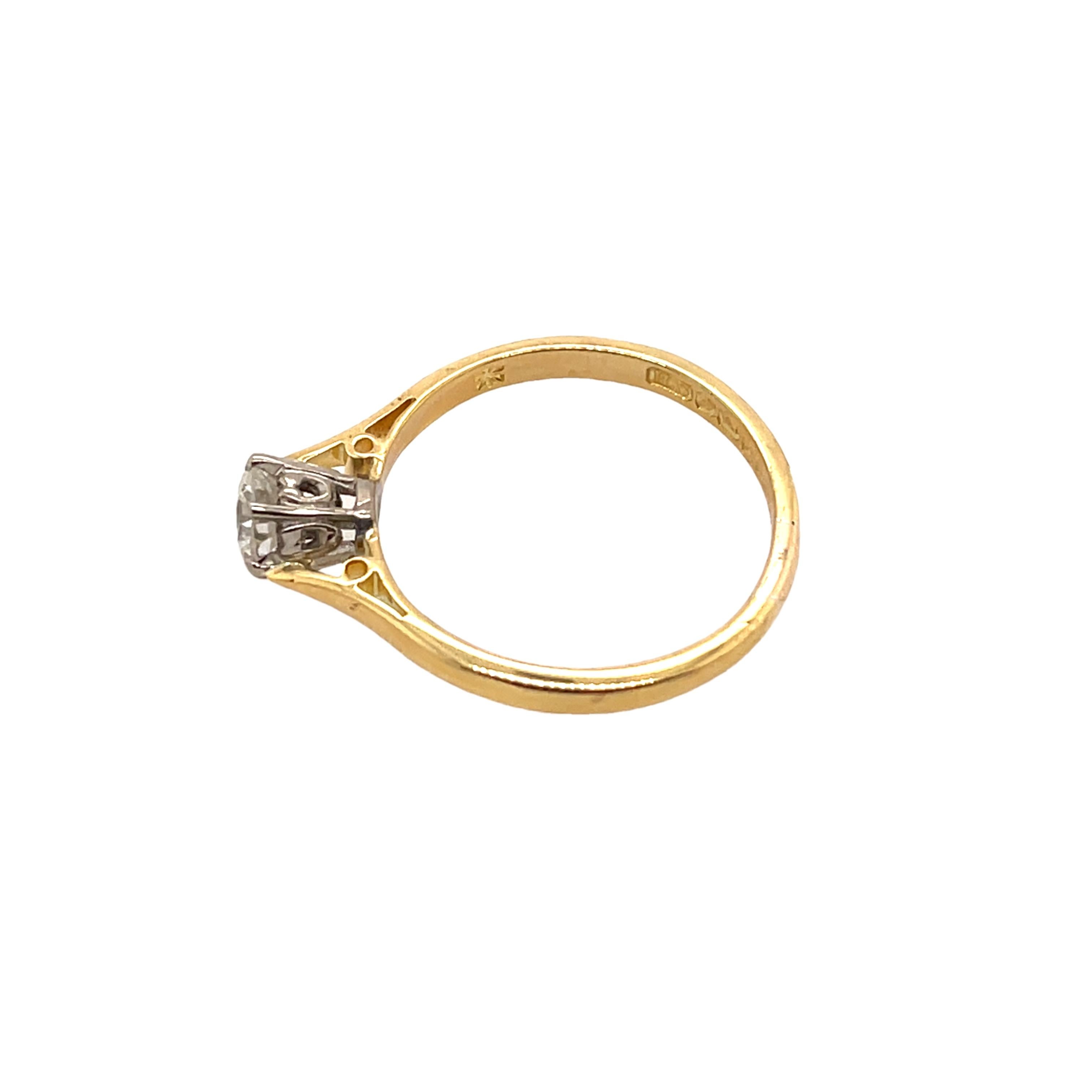 Taille ronde Or jaune et blanc 18ct  Bague sertie d'un diamant rond de 0,35 carat en vente