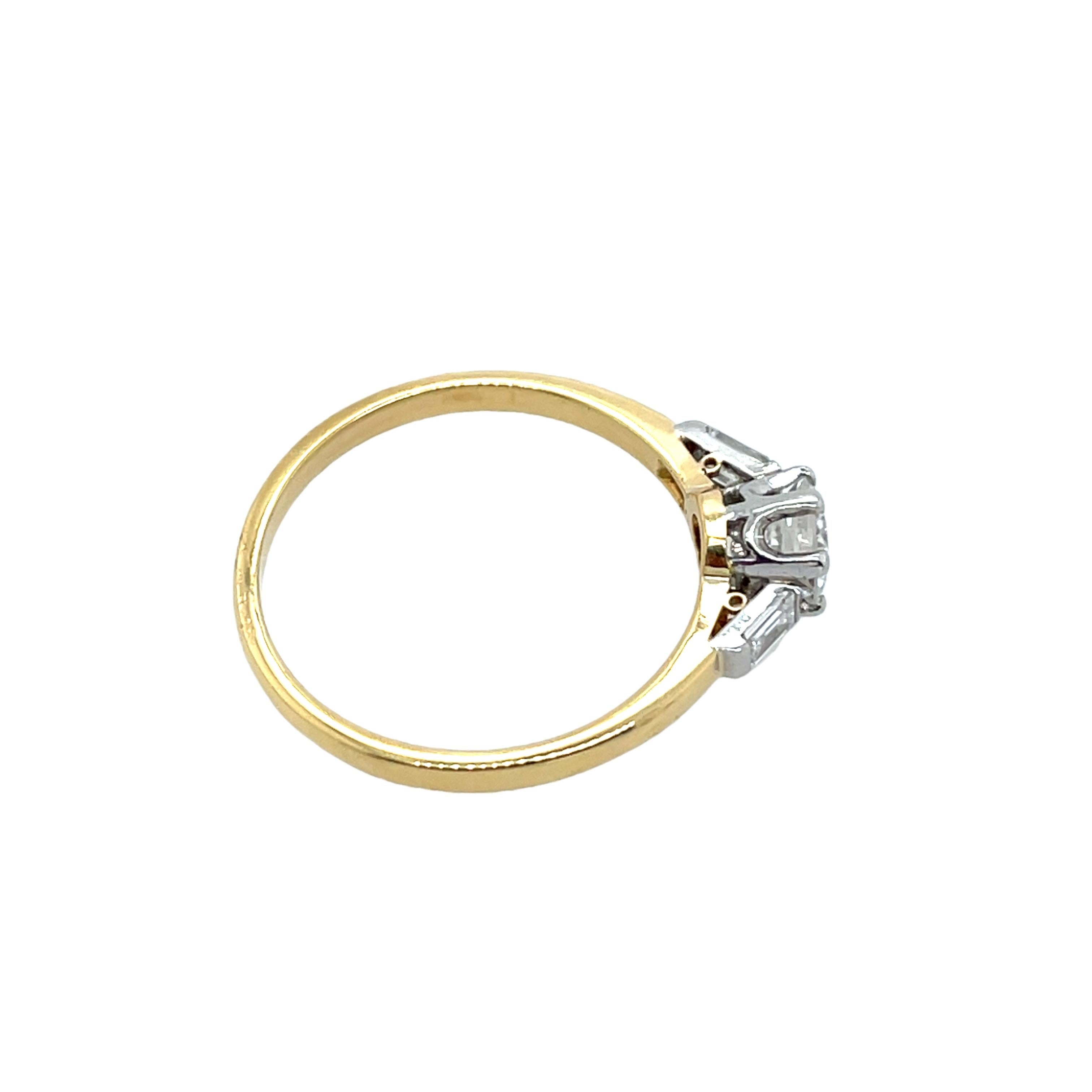 Diamantring aus 18-karätigem Gelb- und Weißgold, besetzt mit 0,56 Karat Diamanten im Zustand „Hervorragend“ im Angebot in London, GB