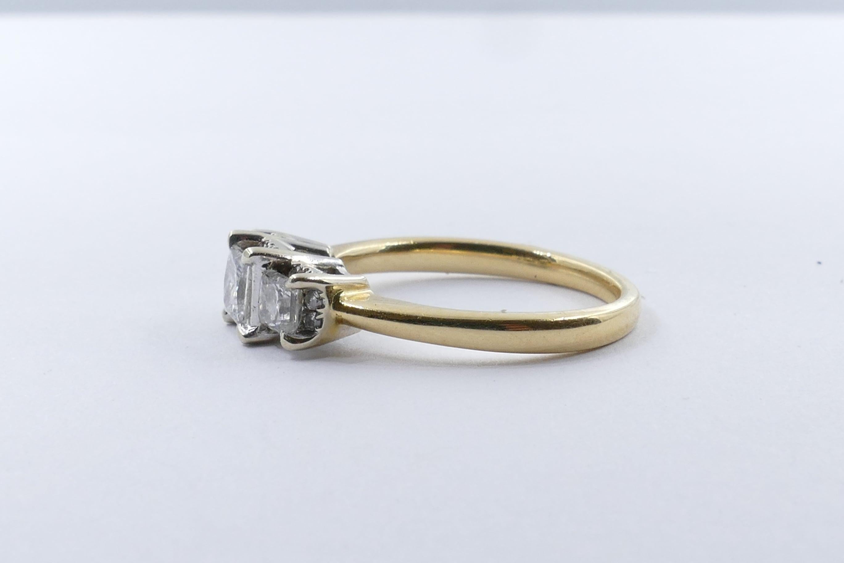 Modern 18 Carat Yellow or White Gold Diamond Ring Suite For Sale