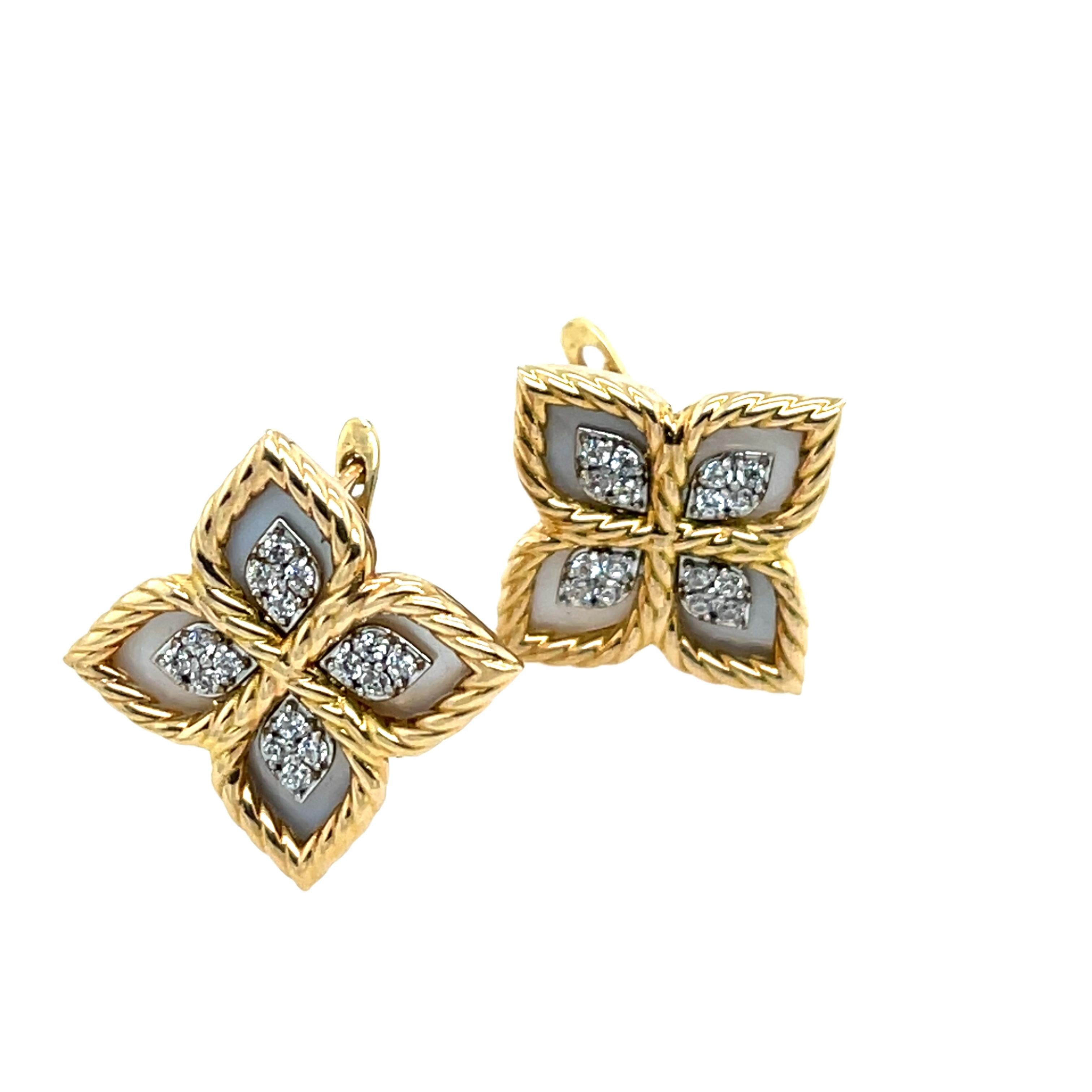 Taille ronde Boucles d'oreilles et pendentif en or jaune et blanc 18ct sertis de 0,45ct de diamants en vente