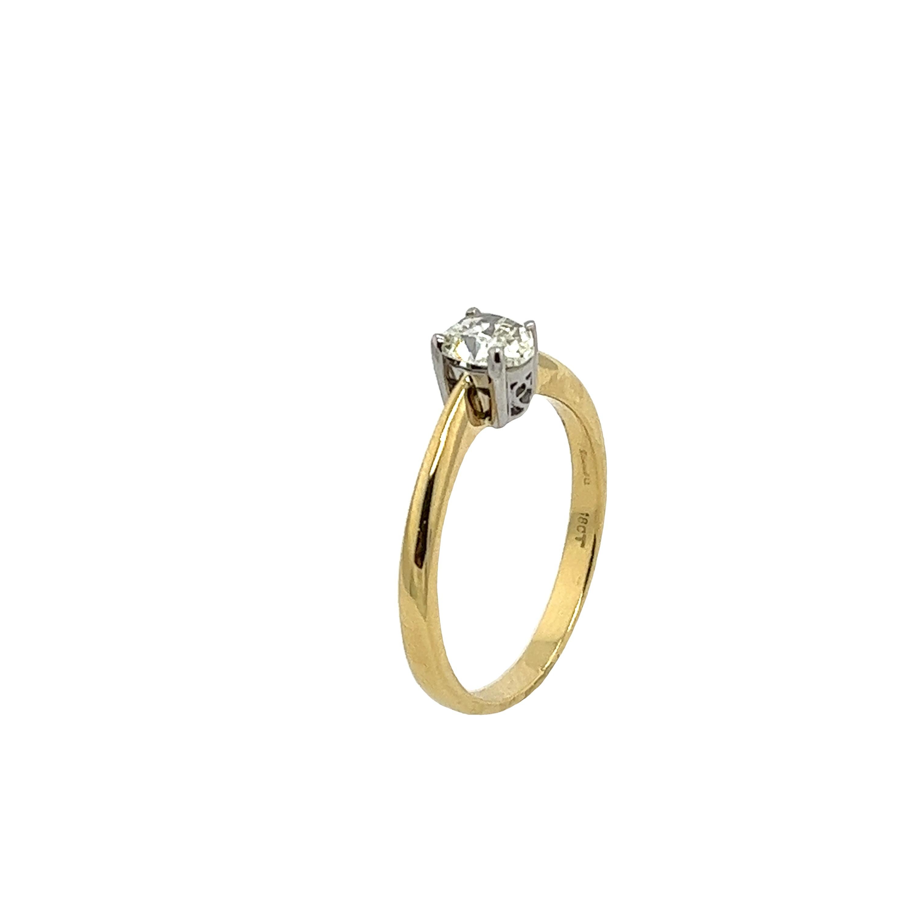 Women's 18ct Yellow & White Gold Diamond Solitaire Ring Set With 0.57ct Oval Shape  For Sale