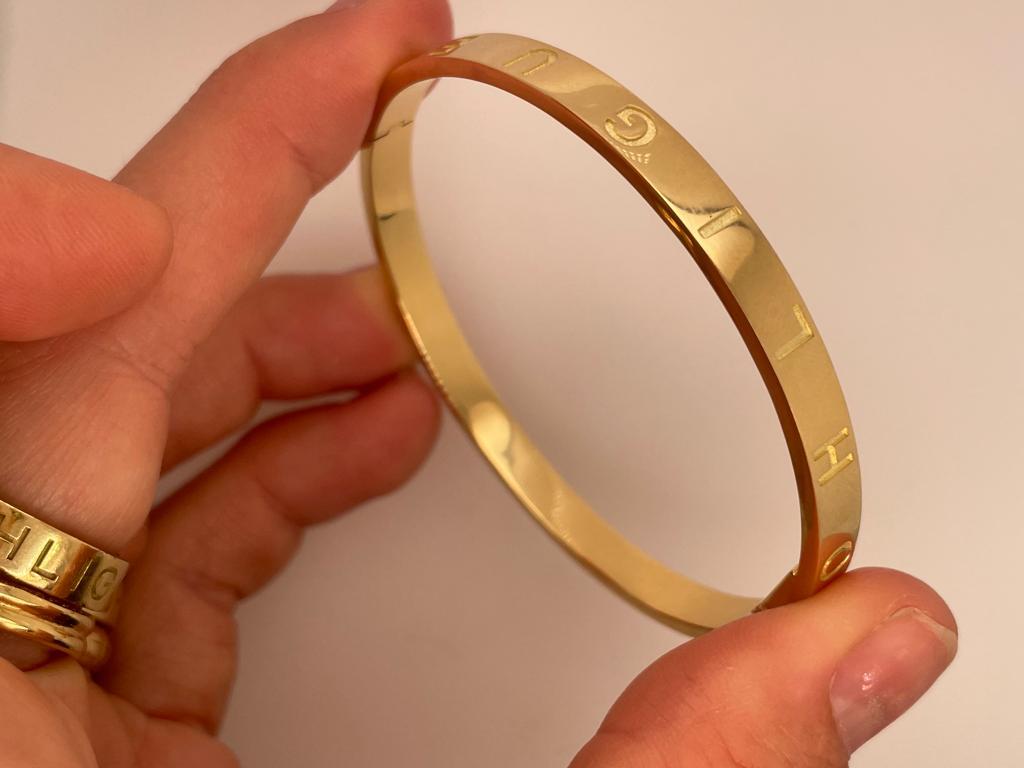 18ct yellow white or rose gold cuff bracelet bangle solid gold For Sale 1