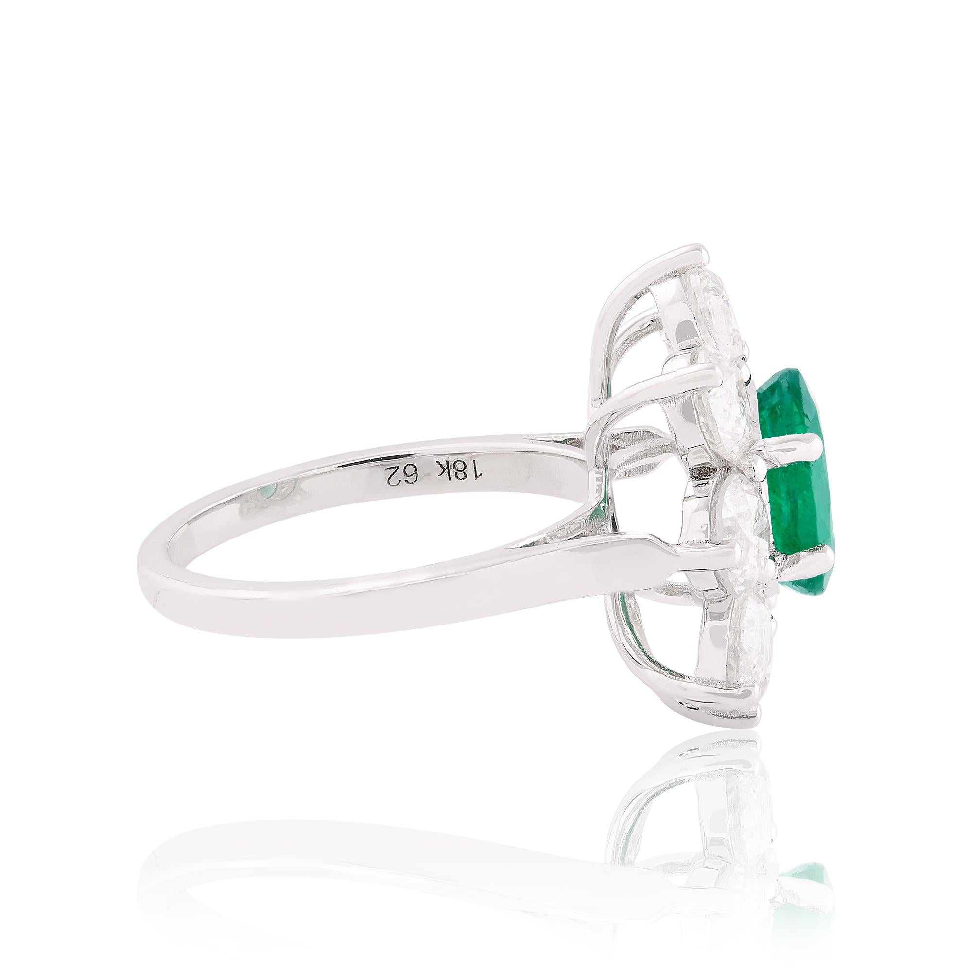 En vente :  1.8Ct Zambian Emerald 3.23Ct Diamond Floral Halo Ring 18 Karat White Gold 5