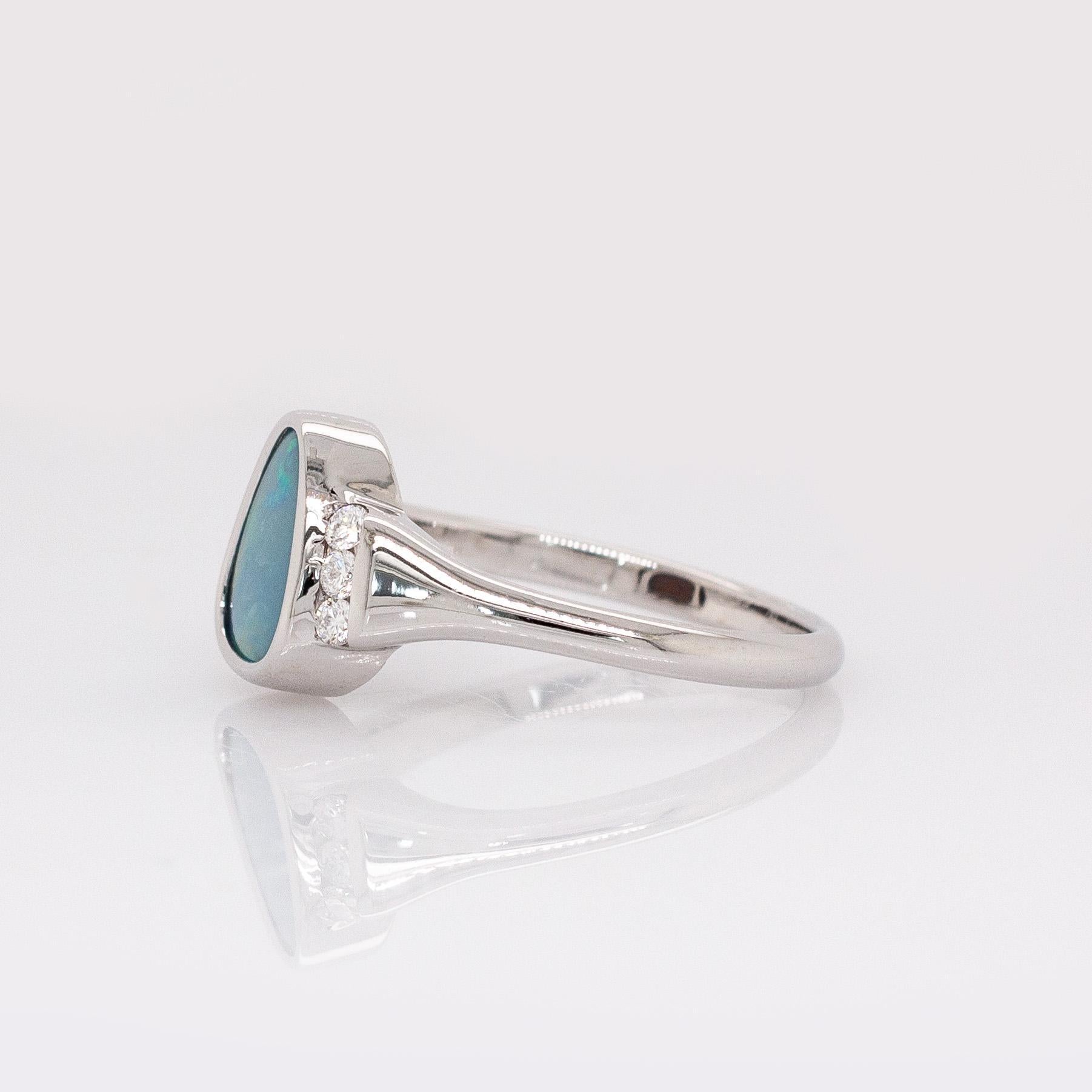 Anello Opale Boulder da 1,8 carati con accenti di diamanti estratti dalla terra: Oro bianco massiccio 14k In condizioni Nuovo in vendita a Columbus, OH