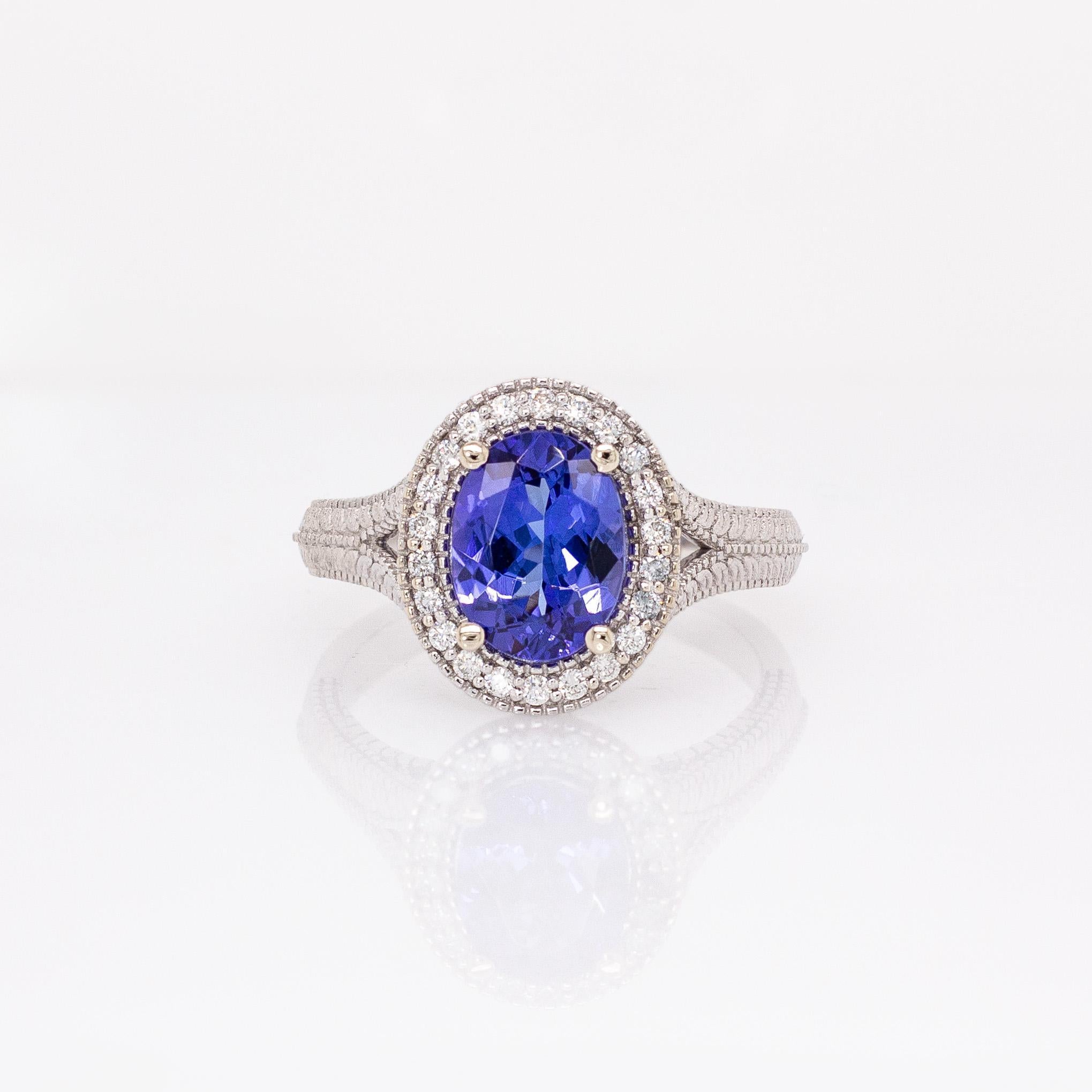 Contemporaneo Anello con tanzanite da 1,8 carati e diamanti naturali: oro massiccio 14k, ovale 9x7mm in vendita
