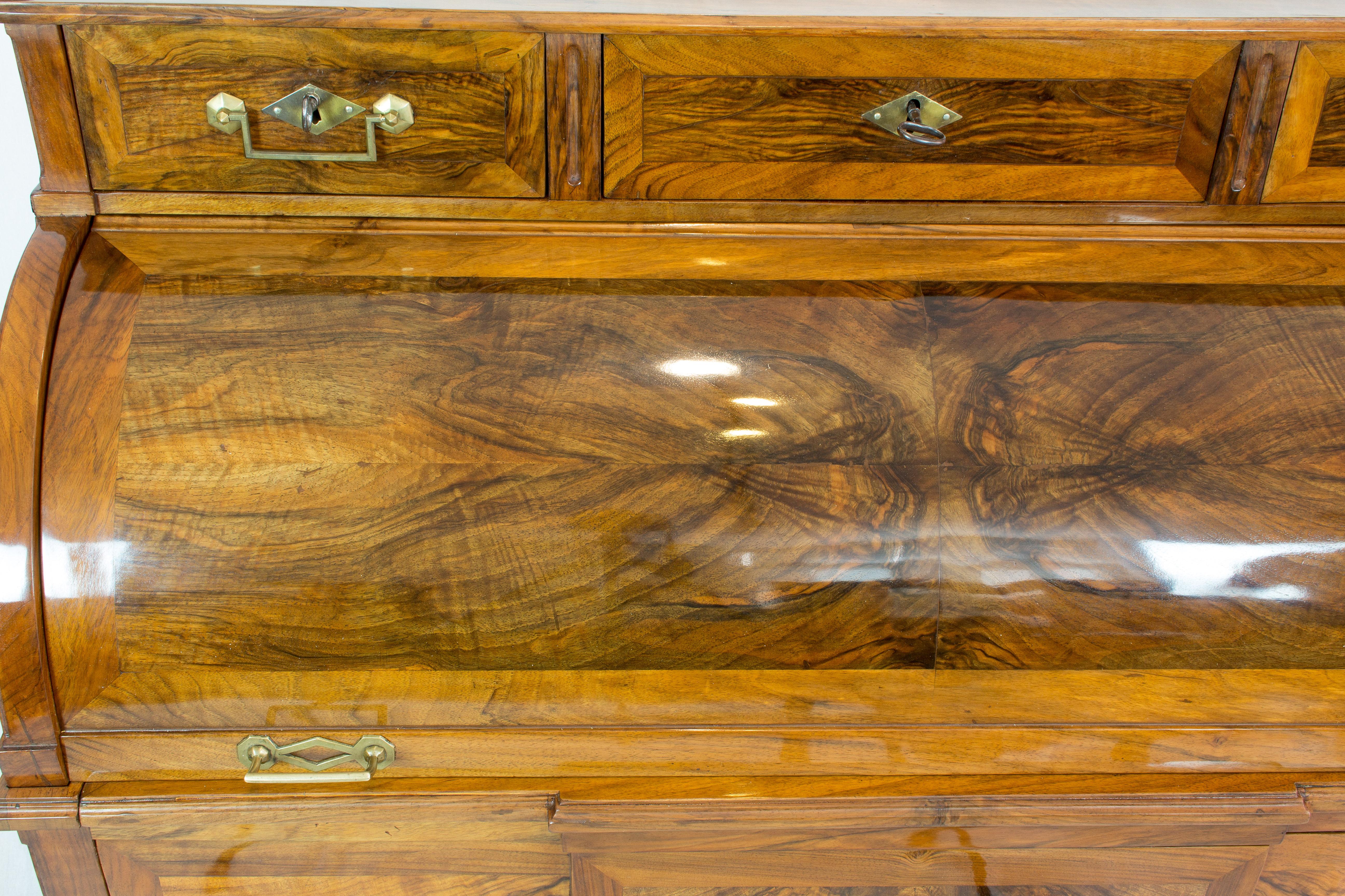 Polished 18h Century Louis XVI Walnut Cylinder Bureau / Secretaire  For Sale