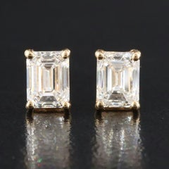 18K 1.01 Carat Diamond Stud Earrings with GIA Reports