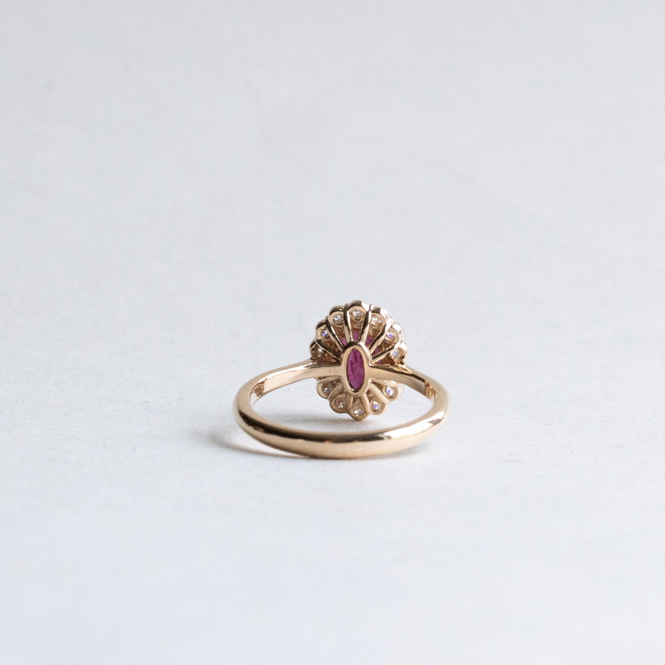 Anillo Racimo de Diamantes Rubí 18K 1.36CT en venta 1