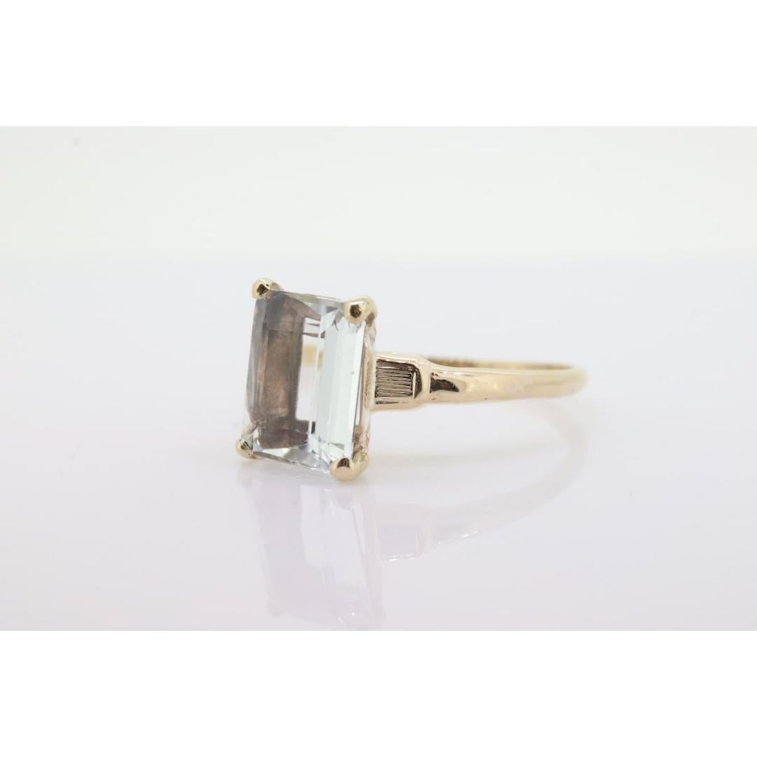 18k / 14K Aquamarin Solitär-Ring. Ein echtes natürliches Licht Aquamarin-Smaragd im Angebot 1