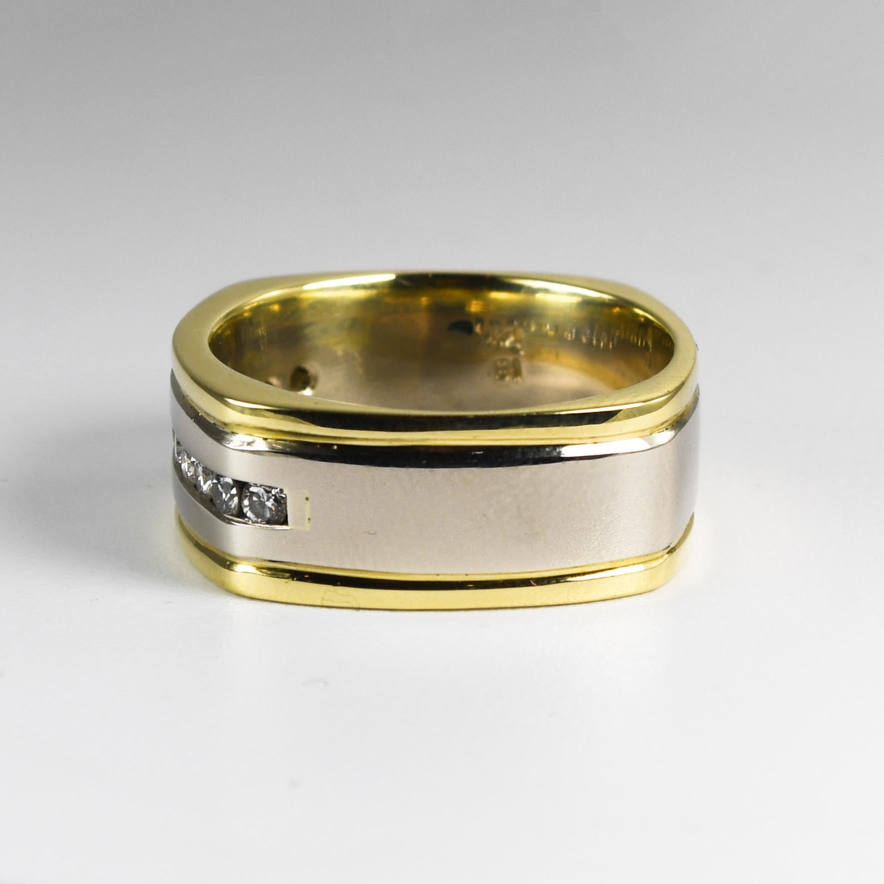 18K & 14K zweifarbiger Diamant-Hochzeitsring mit 0,25 Karat für Damen oder Herren im Angebot