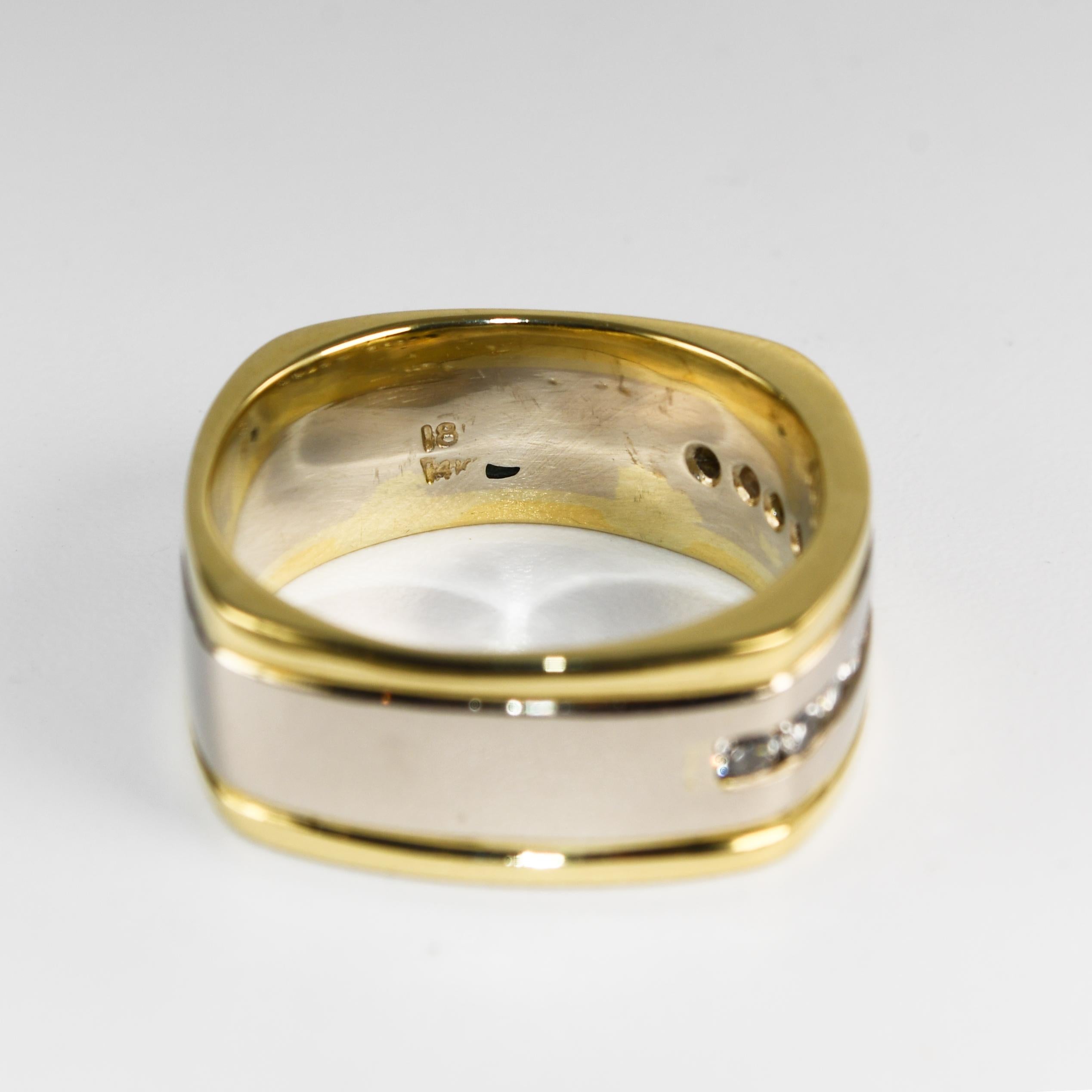 18K & 14K zweifarbiger Diamant-Hochzeitsring mit 0,25 Karat im Angebot 2