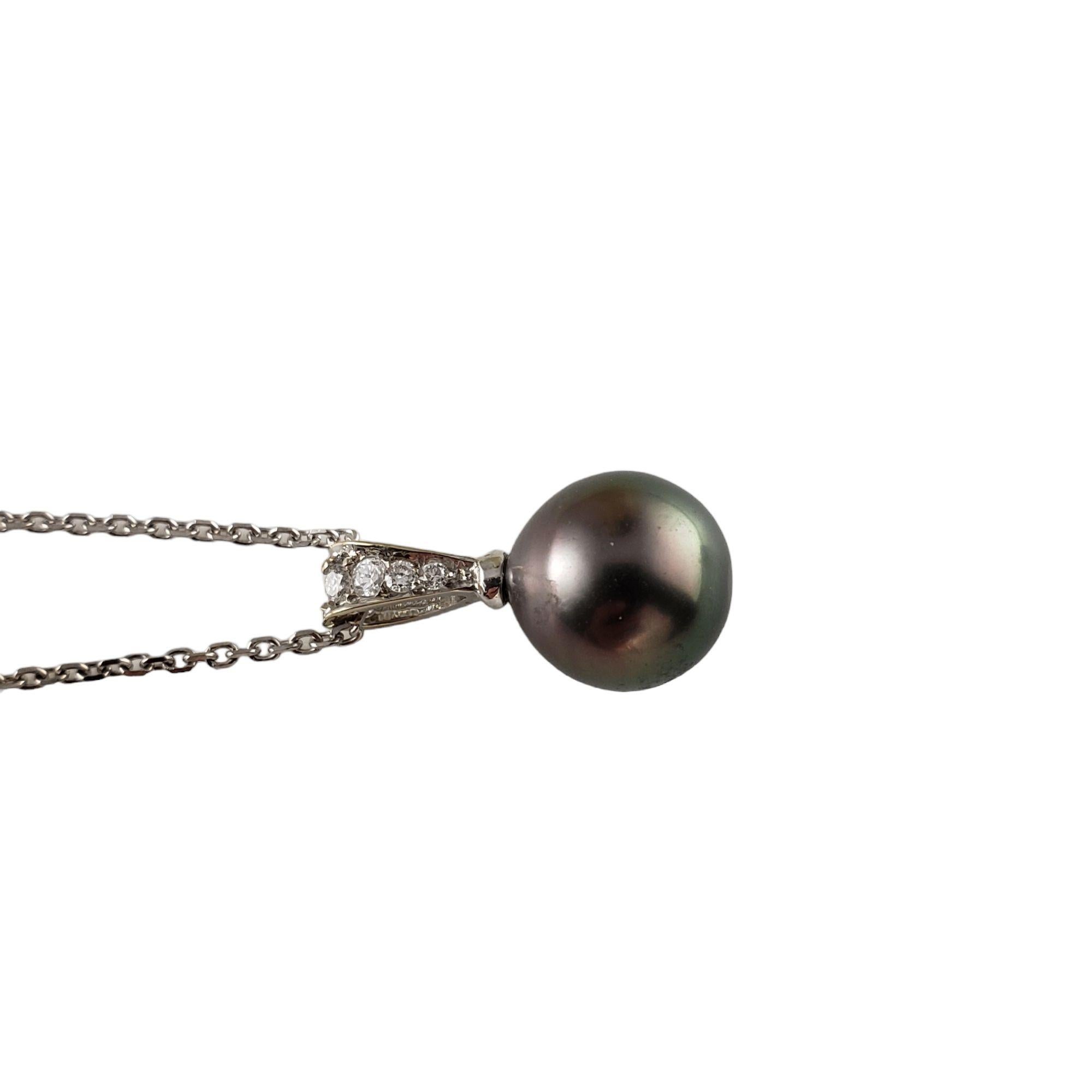 18K/14K White Gold and Diamond Black Pearl Pendant Necklace #14139 In Good Condition For Sale In Washington Depot, CT