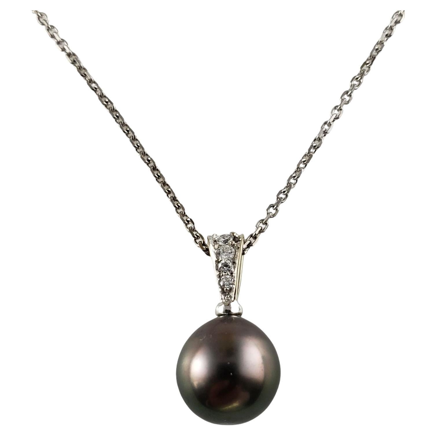 18K/14K White Gold and Diamond Black Pearl Pendant Necklace #14139 For Sale