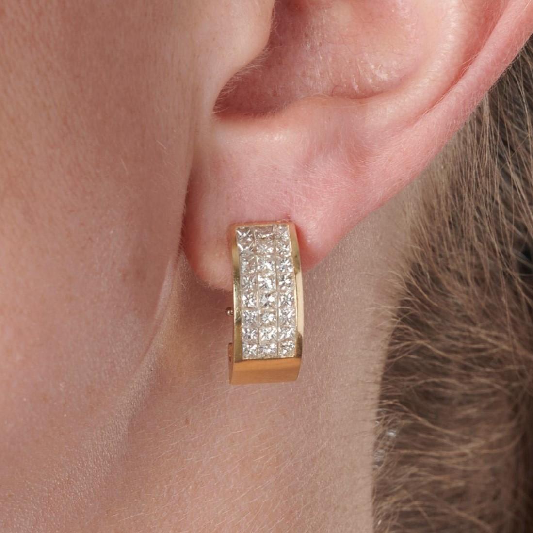 Taille radiant Bracelet en or jaune 18K avec diamants pavés Boucles d'oreilles Suite en vente