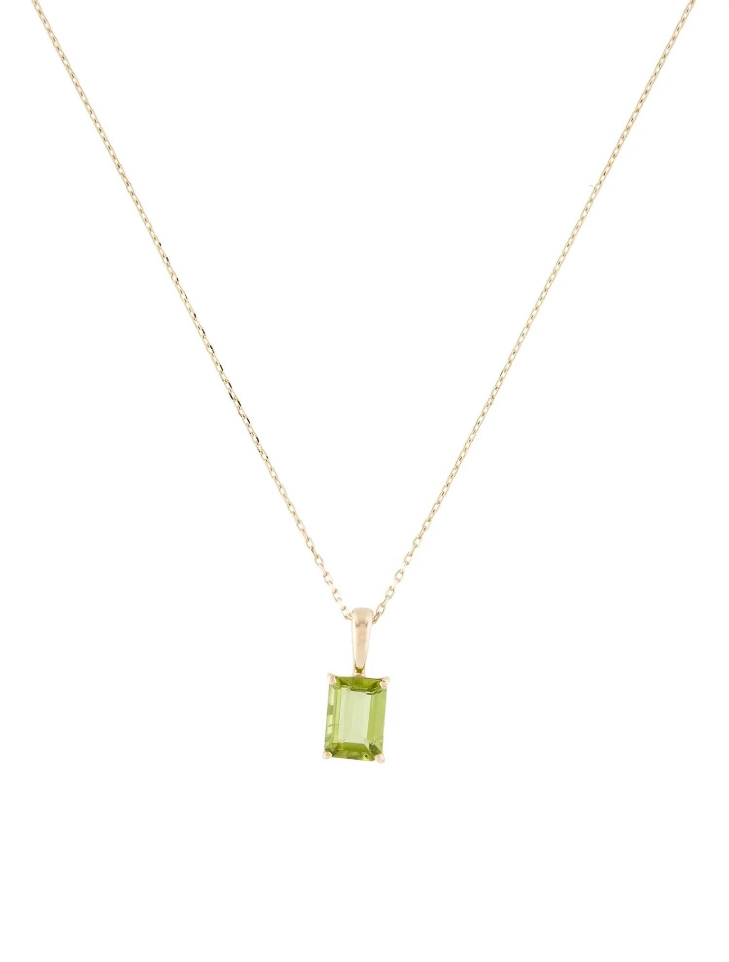 18K & 14K Yellow Gold Peridot Necklace, 0.87 Carat Emerald Cut In New Condition For Sale In Holtsville, NY