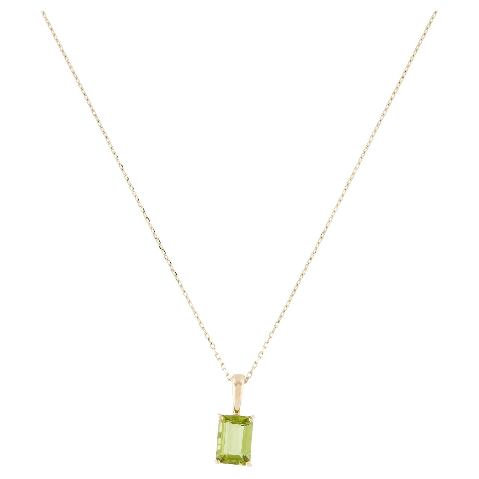 18K & 14K Yellow Gold Peridot Necklace, 0.87 Carat Emerald Cut For Sale