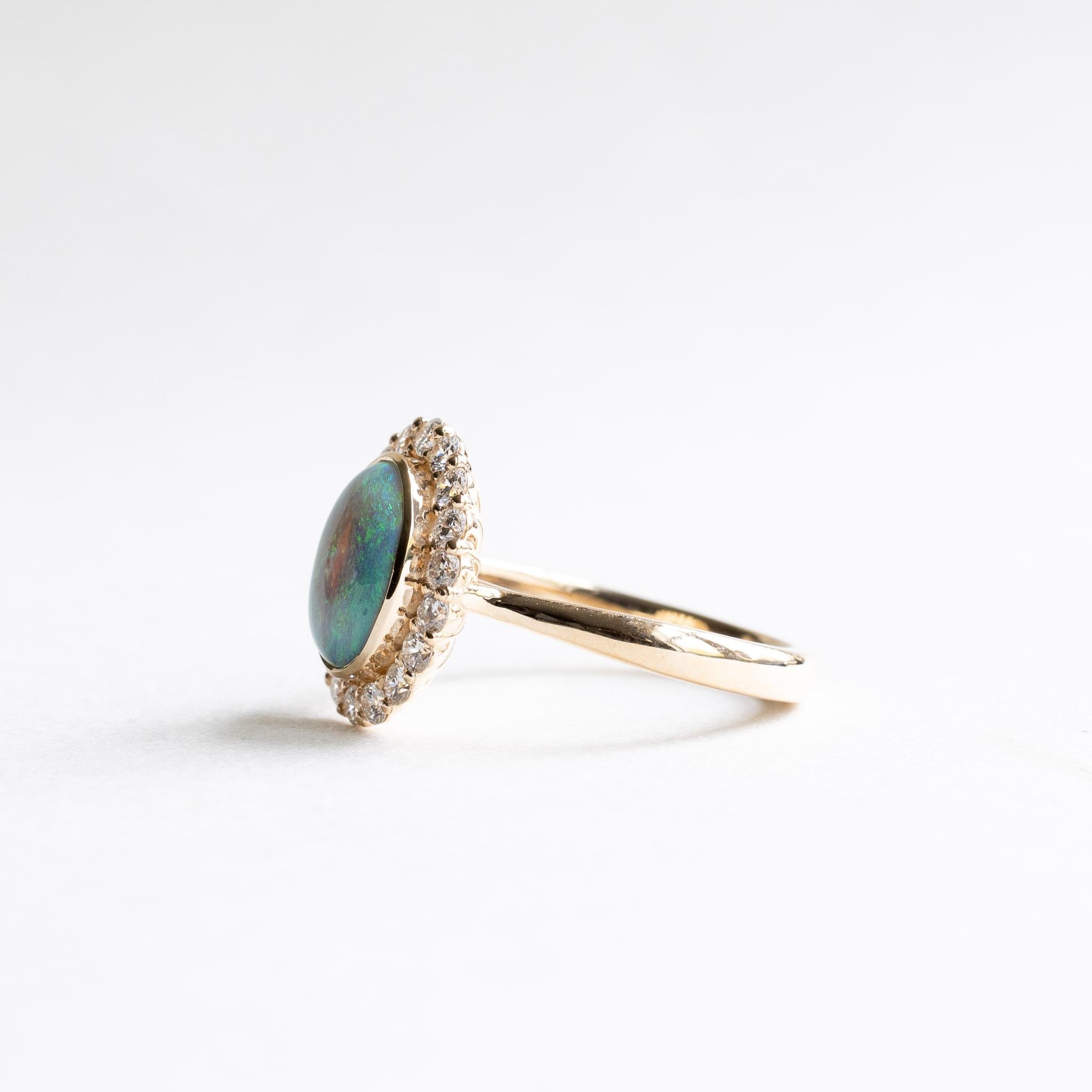 18k 1.66 Carat Australian Opal Halo Ring, Cocktail Ring In New Condition For Sale In Wallingford, CT