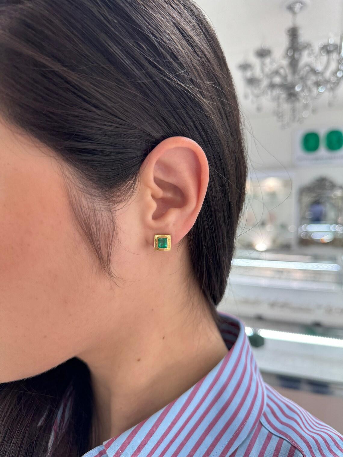 Women's 18K 1.85tcw Medium Green Colombian Emerald Stud Earrings Bezel Set Gold Latch For Sale