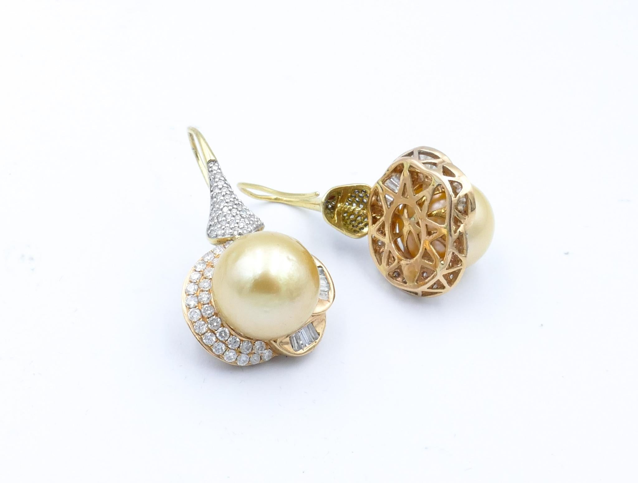 18K 2 Tone Yellow & White Gold Golden South Sea Pearl and Diamond Drop Earrings In Excellent Condition For Sale In Splitter's Creek, NSW