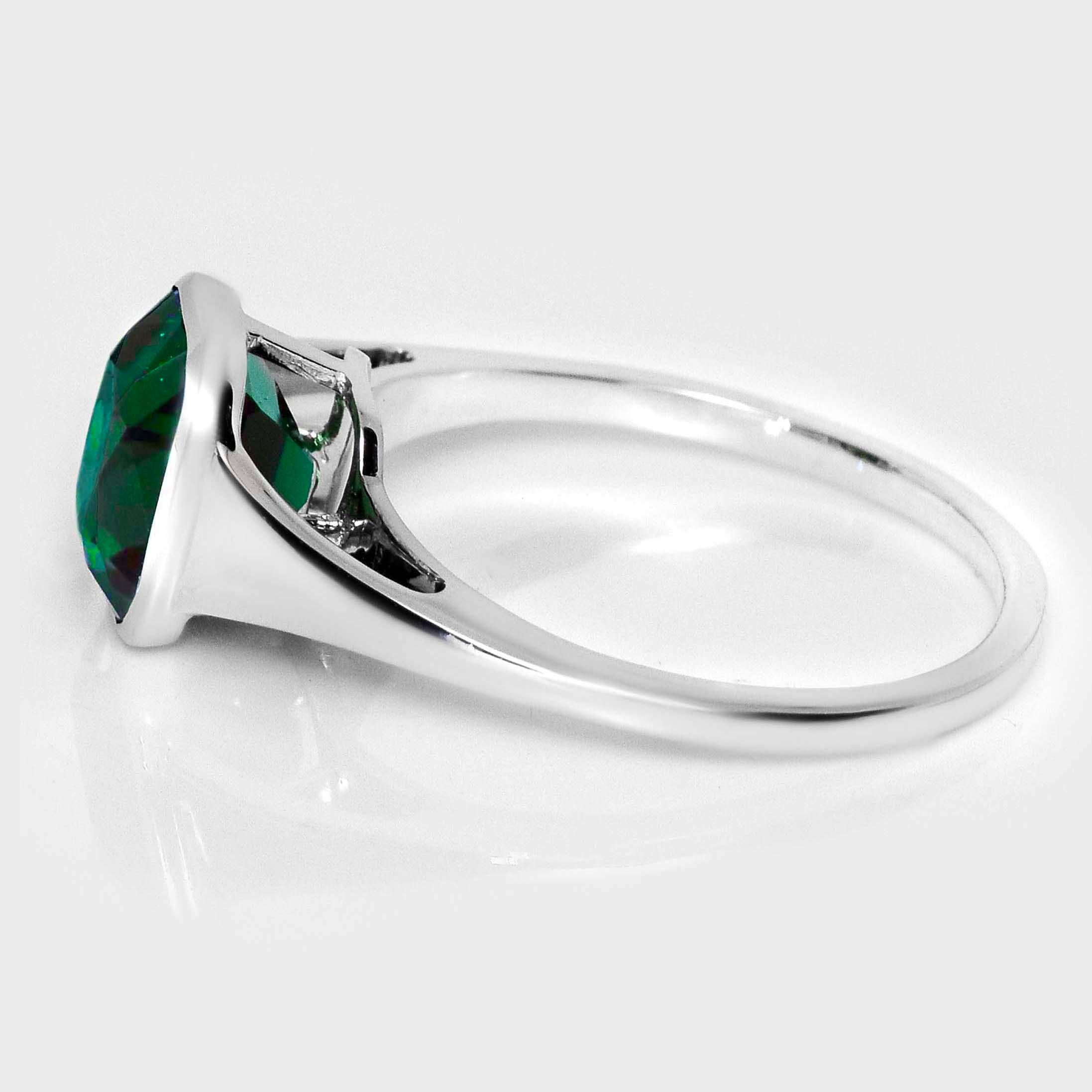 Taglio cuscino 18K 2,29 ct  Anello di fidanzamento antico con tormalina blu Nature in vendita