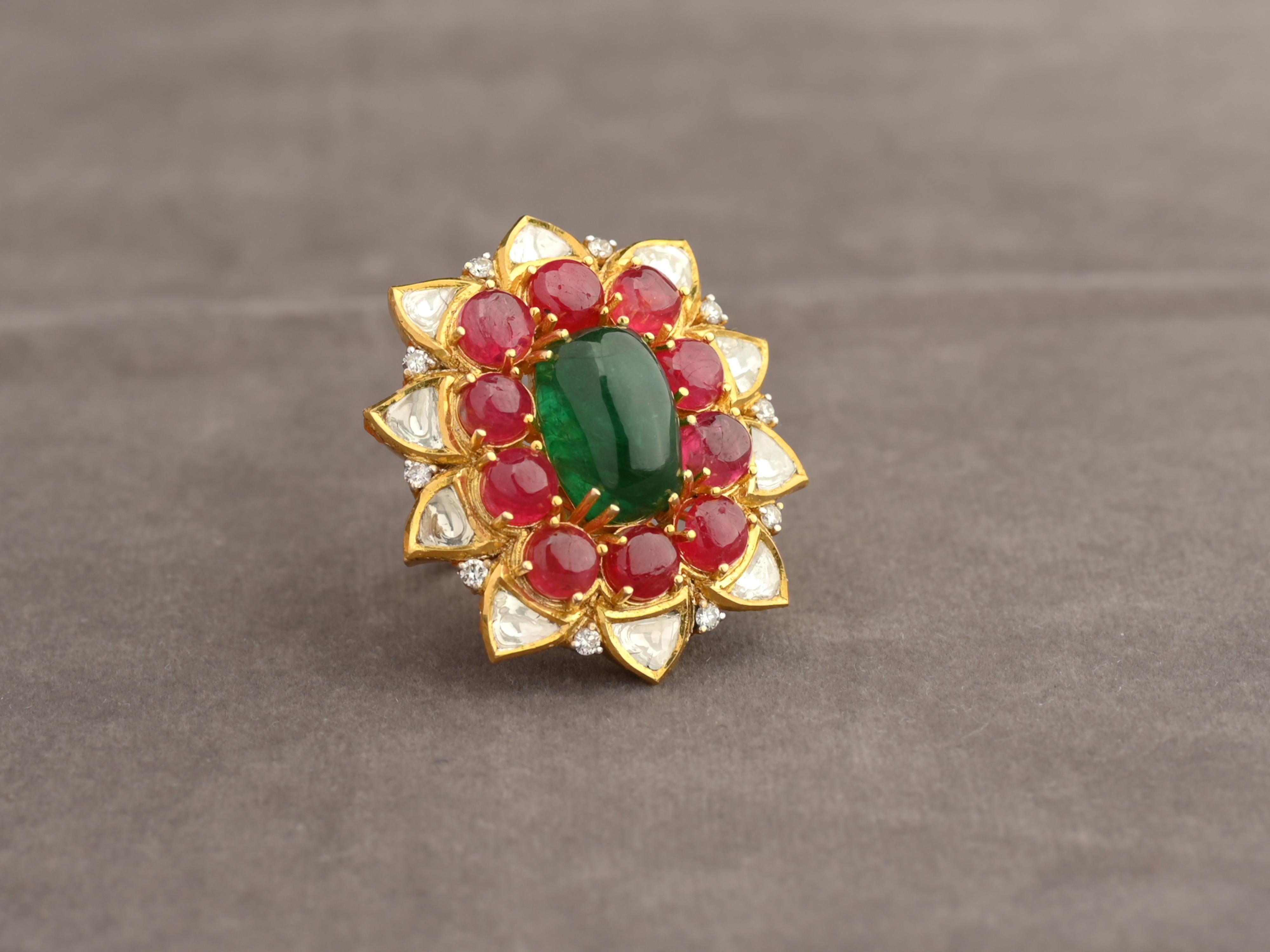 18K Gold natural Emerald, Spinels and Diamond Polki Mughal Ring In New Condition For Sale In Bangkok,, TH