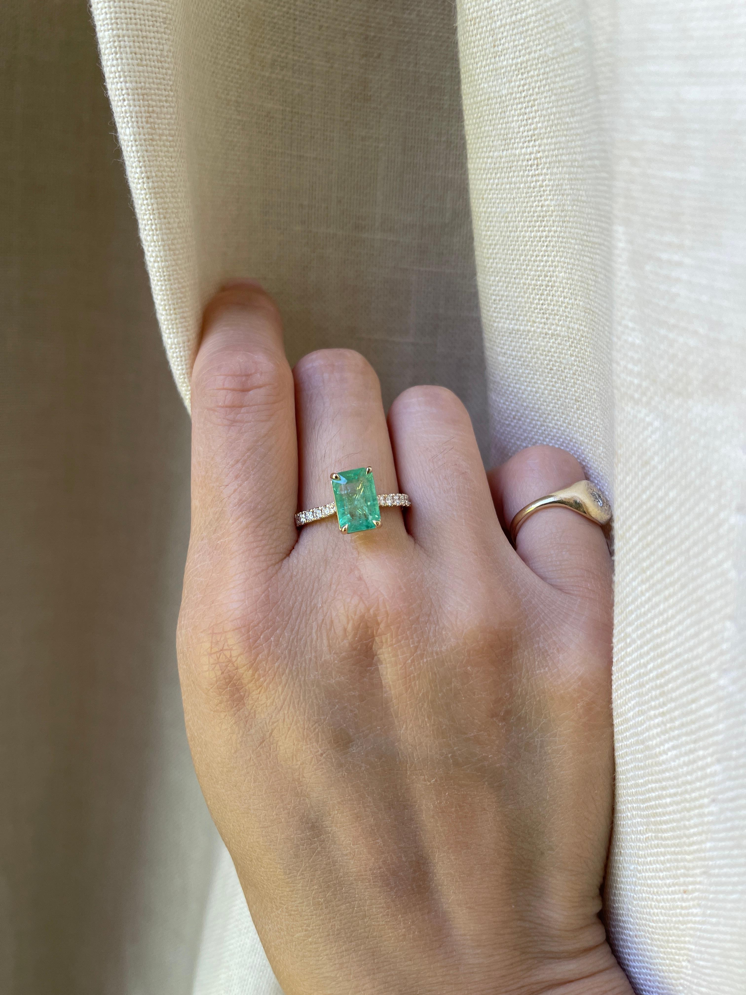 Women's 14k 2.54ct Emerald Diamond Ring, Emerald Engagement Ring For Sale